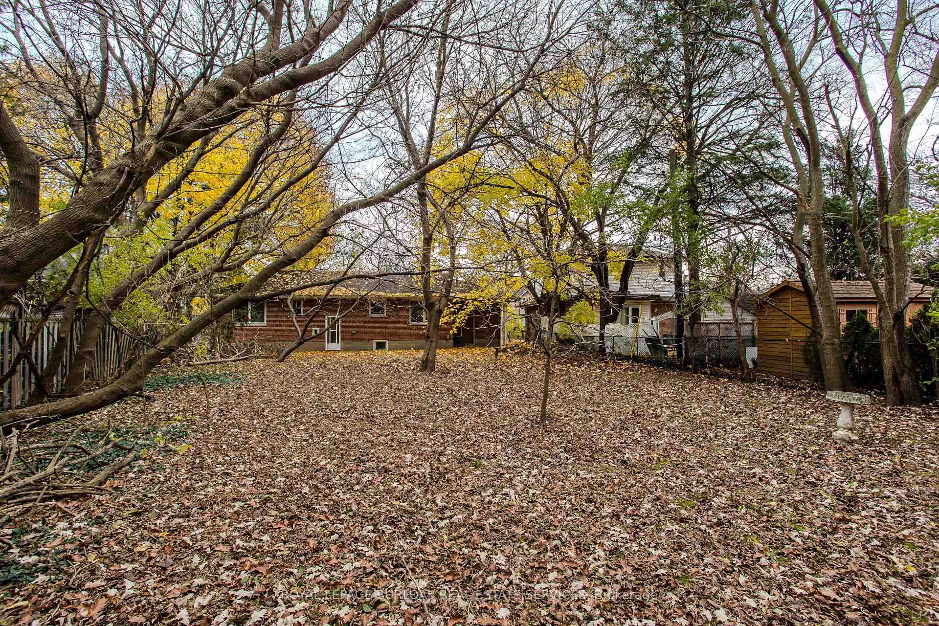 Photo 11 of 4041 Apple Valley Lane, Burlington, Shoreacres — HOMEH