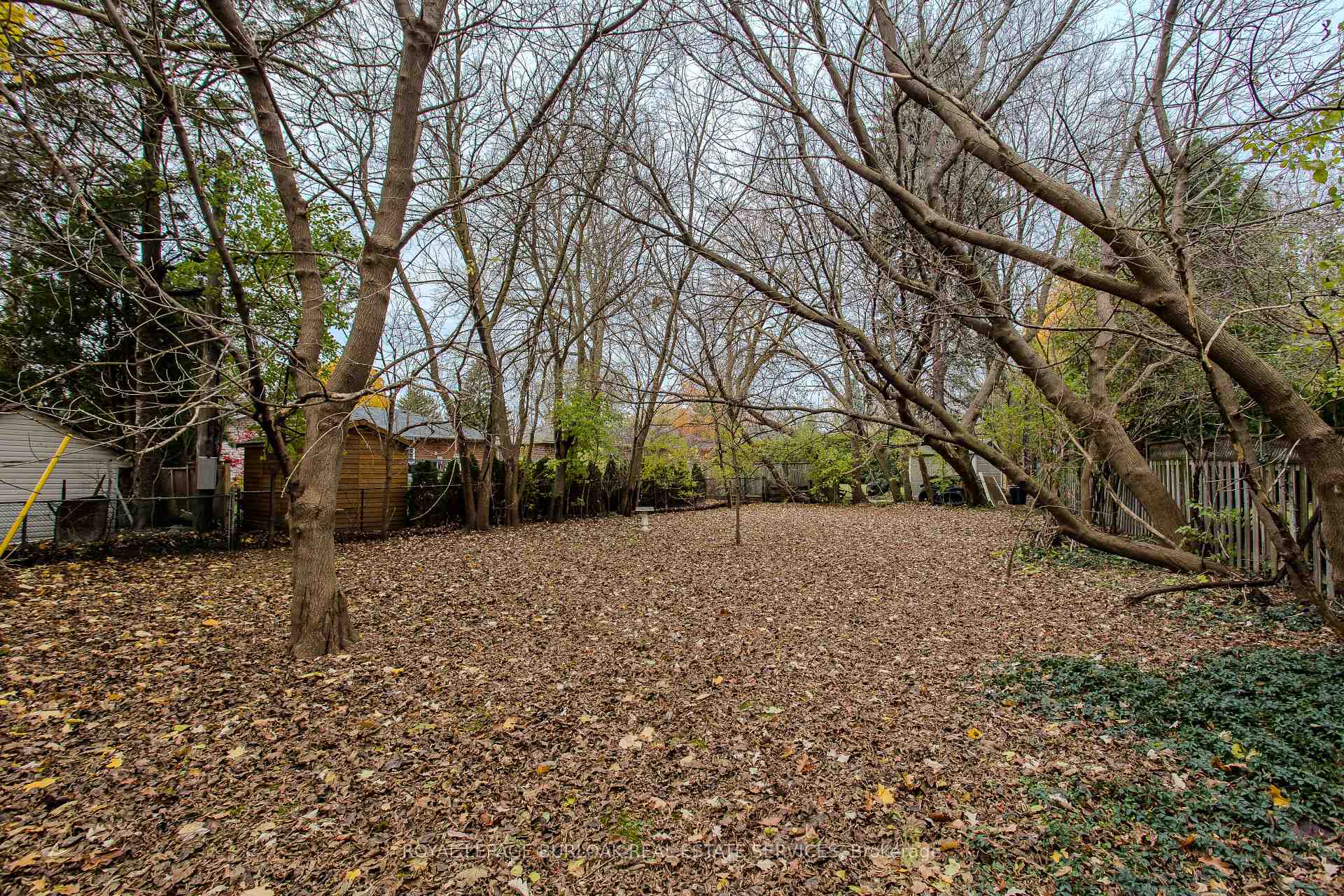 Photo 12 of 4041 Apple Valley Lane, Burlington, Shoreacres — HOMEH