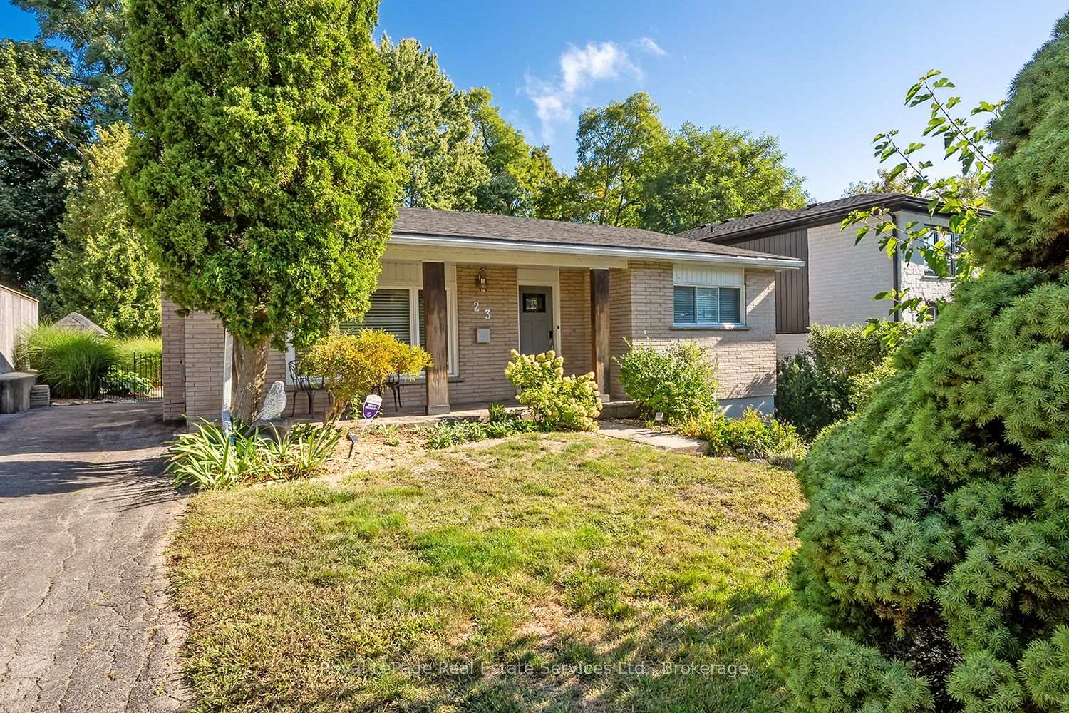 Photo 2 of 23 Lorne Avenue, Hamilton, Ancaster — HOMEH