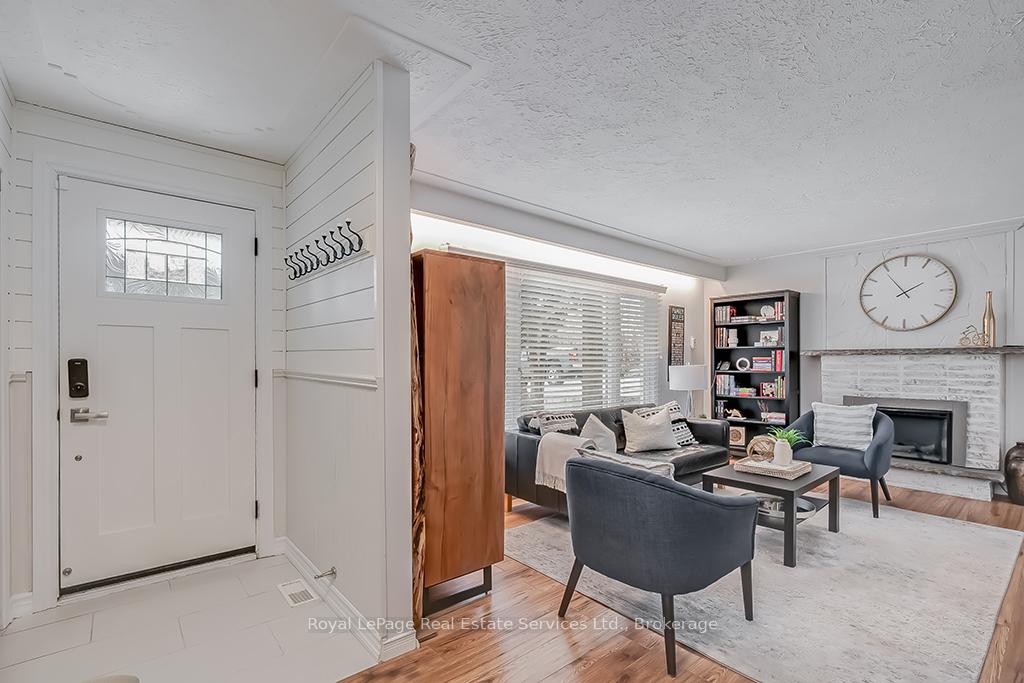 Photo 5 of 23 Lorne Avenue, Hamilton, Ancaster — HOMEH