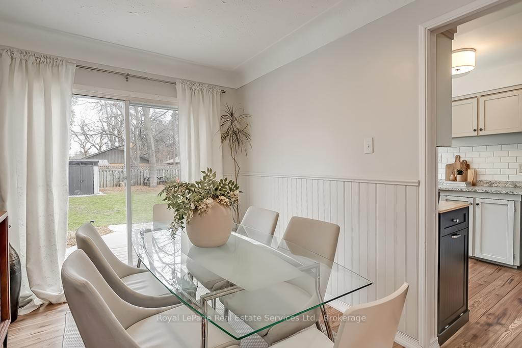 Photo 12 of 23 Lorne Avenue, Hamilton, Ancaster — HOMEH