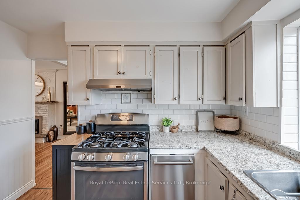 Photo 13 of 23 Lorne Avenue, Hamilton, Ancaster — HOMEH