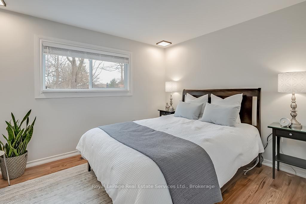 Photo 17 of 23 Lorne Avenue, Hamilton, Ancaster — HOMEH