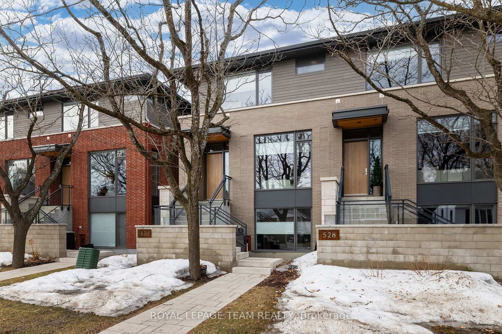 Photo 3 of 530 Edison Avenue, Ottawa, McKellar/Highland — HOMEH