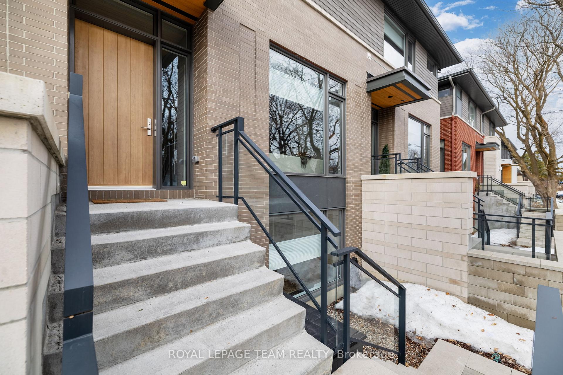 Photo 4 of 530 Edison Avenue, Ottawa, McKellar/Highland — HOMEH