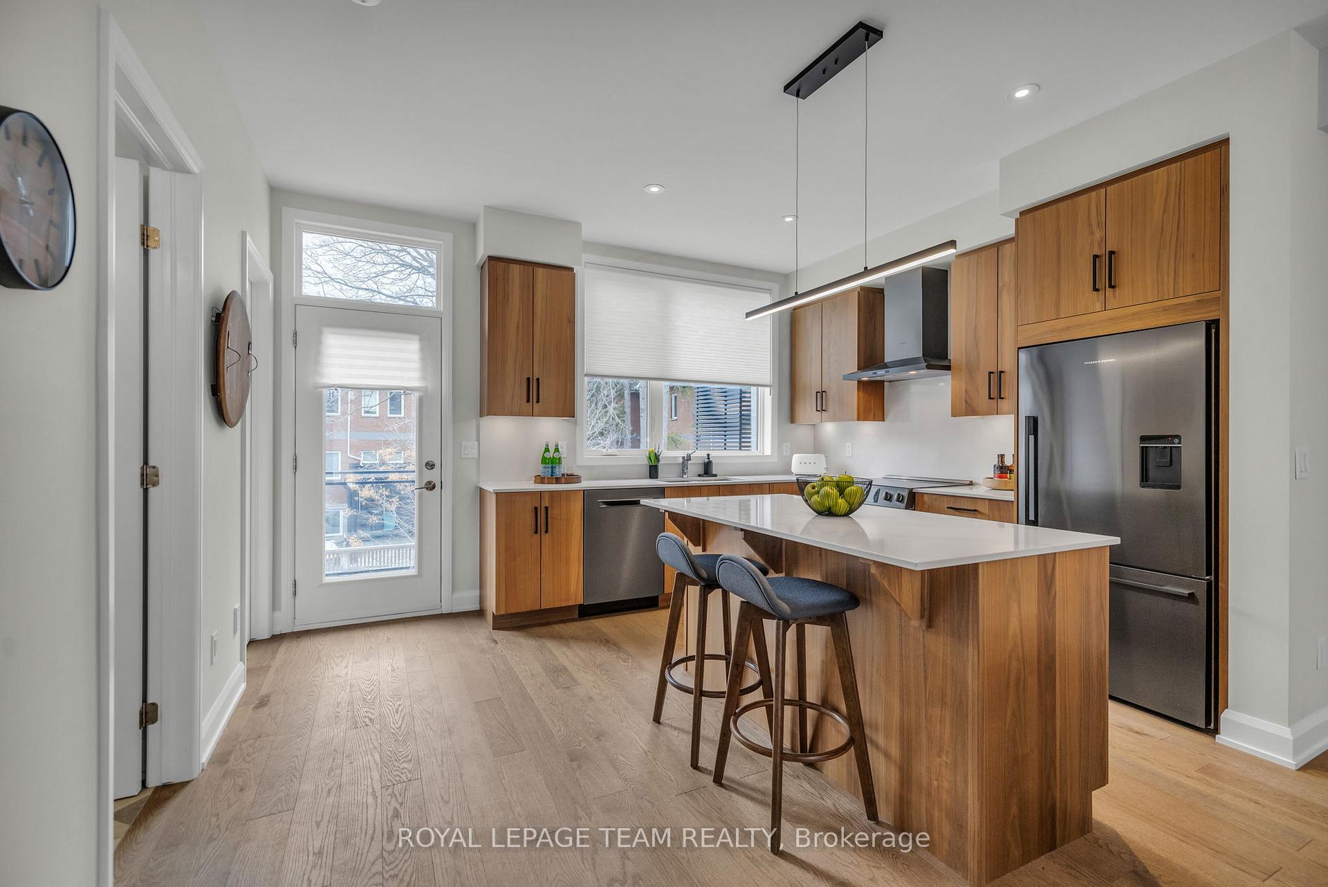 Photo 15 of 530 Edison Avenue, Ottawa, McKellar/Highland — HOMEH