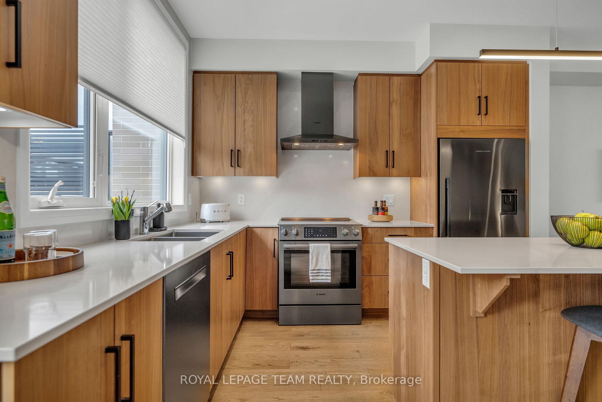Photo 18 of 530 Edison Avenue, Ottawa, McKellar/Highland — HOMEH