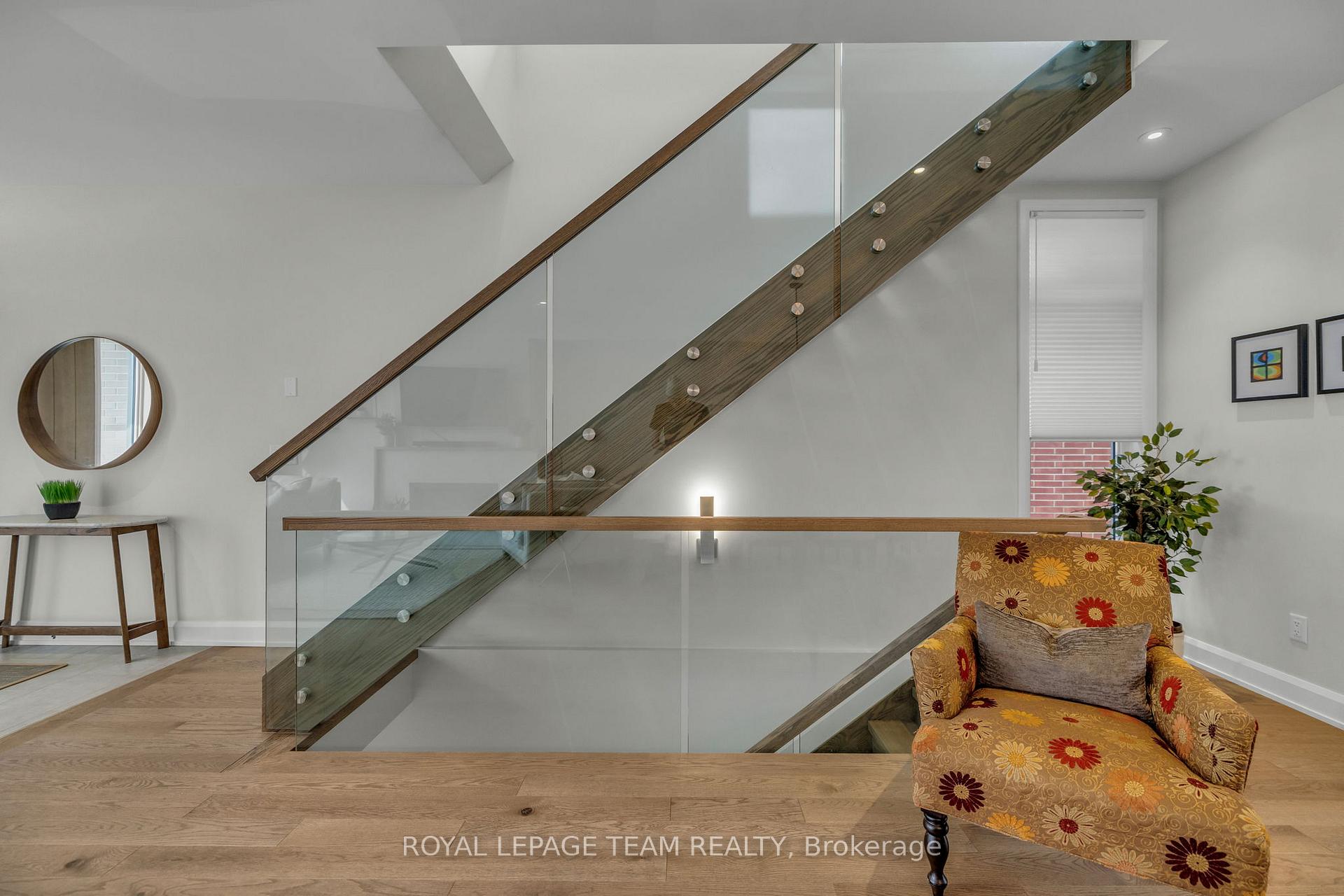 Photo 25 of 530 Edison Avenue, Ottawa, McKellar/Highland — HOMEH