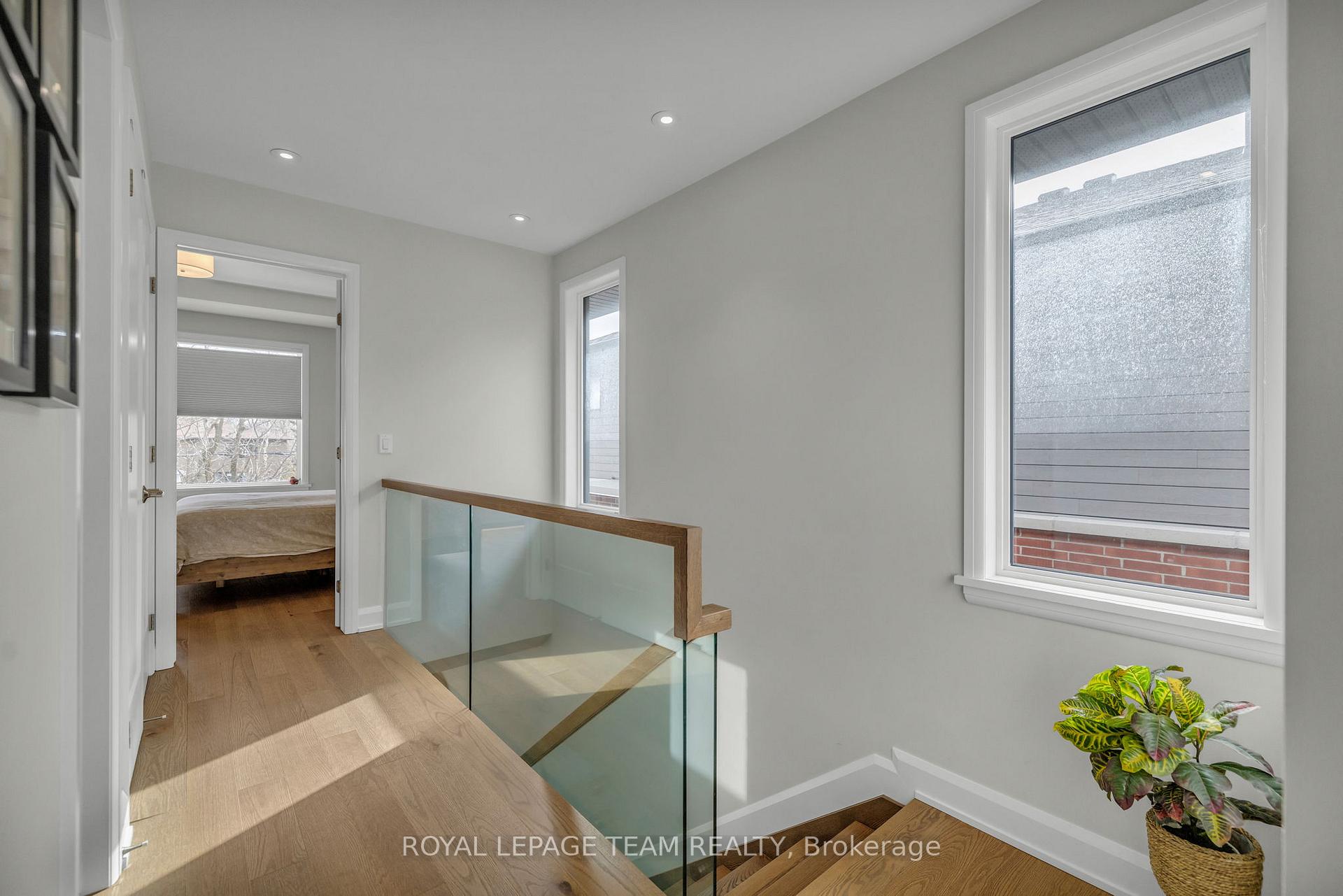 Photo 27 of 530 Edison Avenue, Ottawa, McKellar/Highland — HOMEH