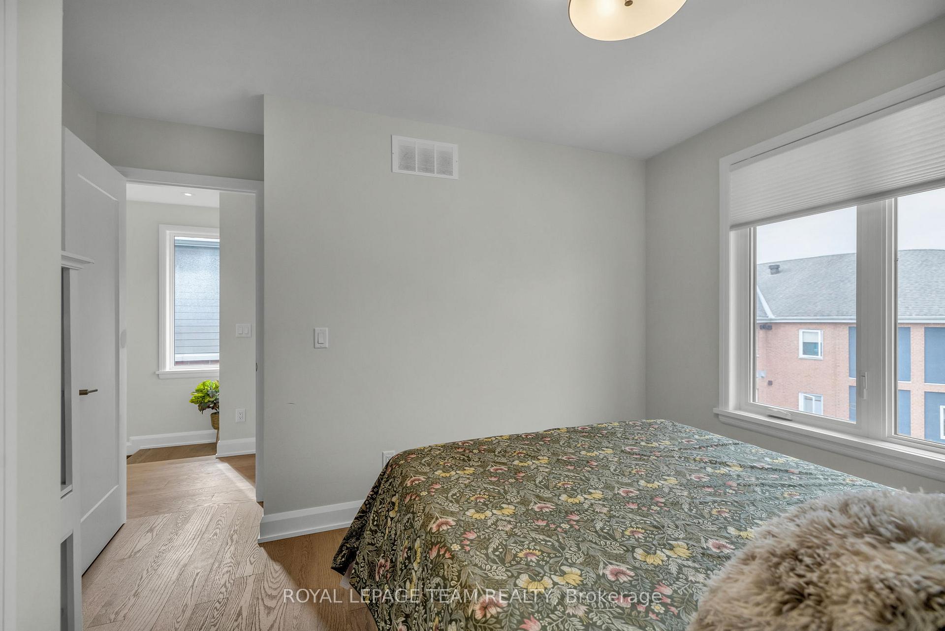 Photo 34 of 530 Edison Avenue, Ottawa, McKellar/Highland — HOMEH