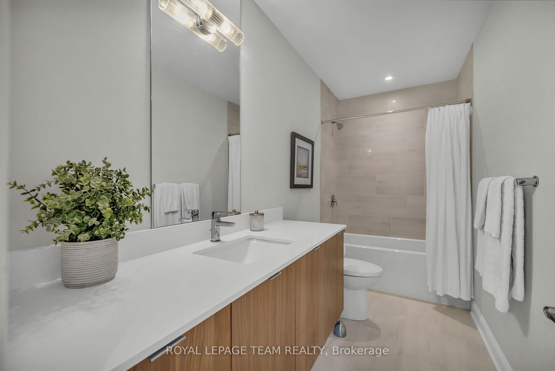 Photo 31 of 530 Edison Avenue, Ottawa, McKellar/Highland — HOMEH
