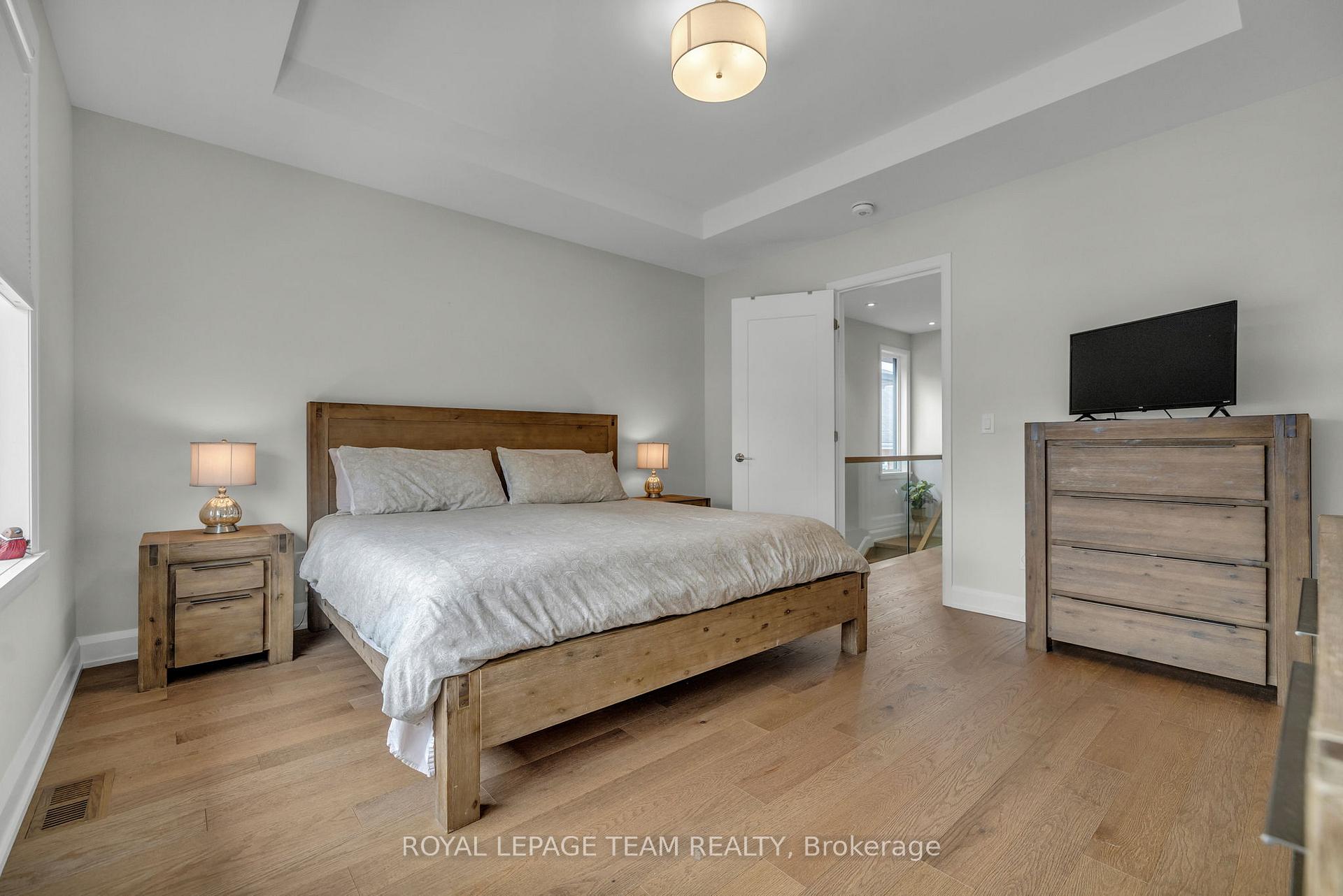 Photo 33 of 530 Edison Avenue, Ottawa, McKellar/Highland — HOMEH