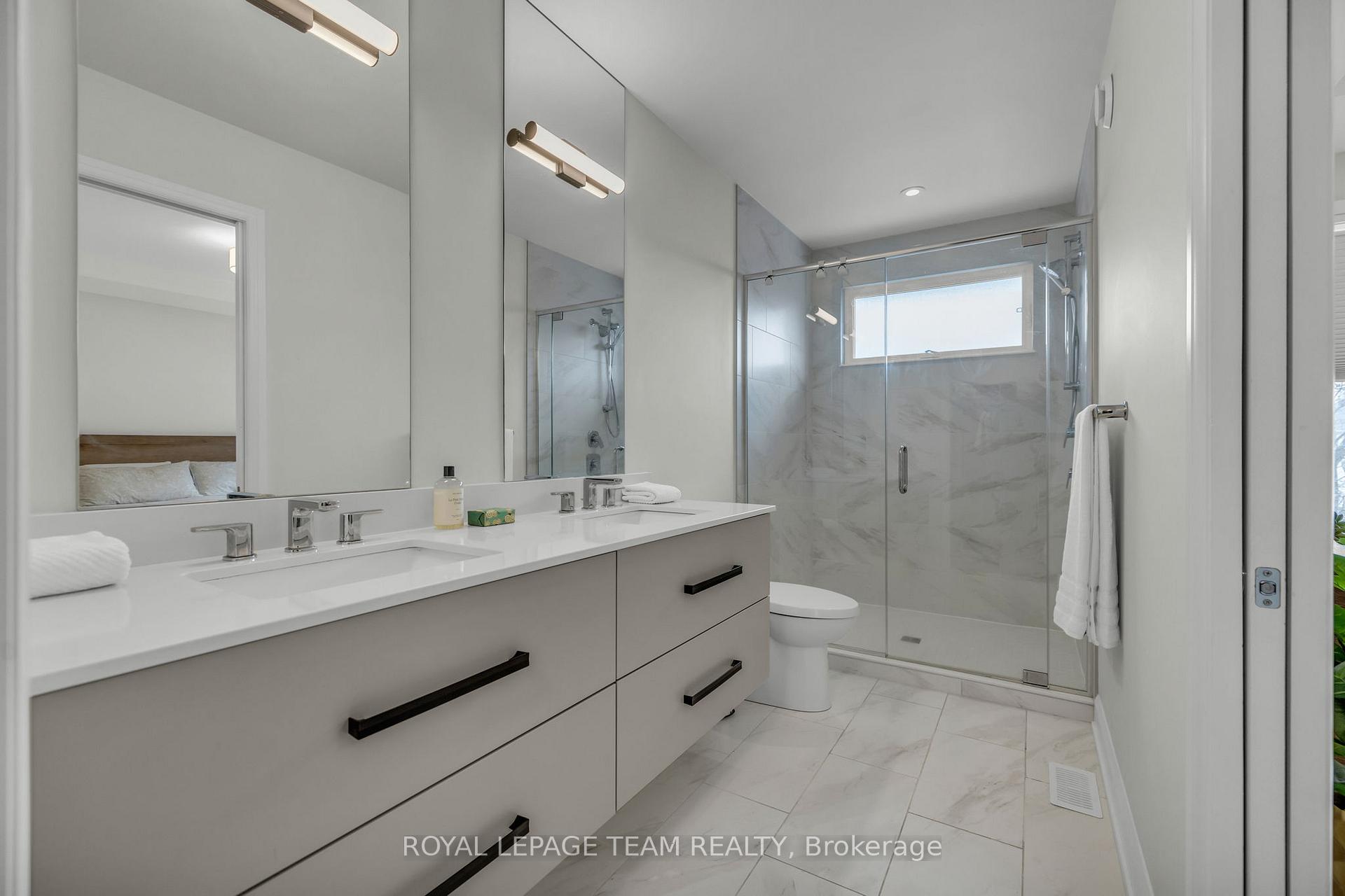Photo 38 of 530 Edison Avenue, Ottawa, McKellar/Highland — HOMEH