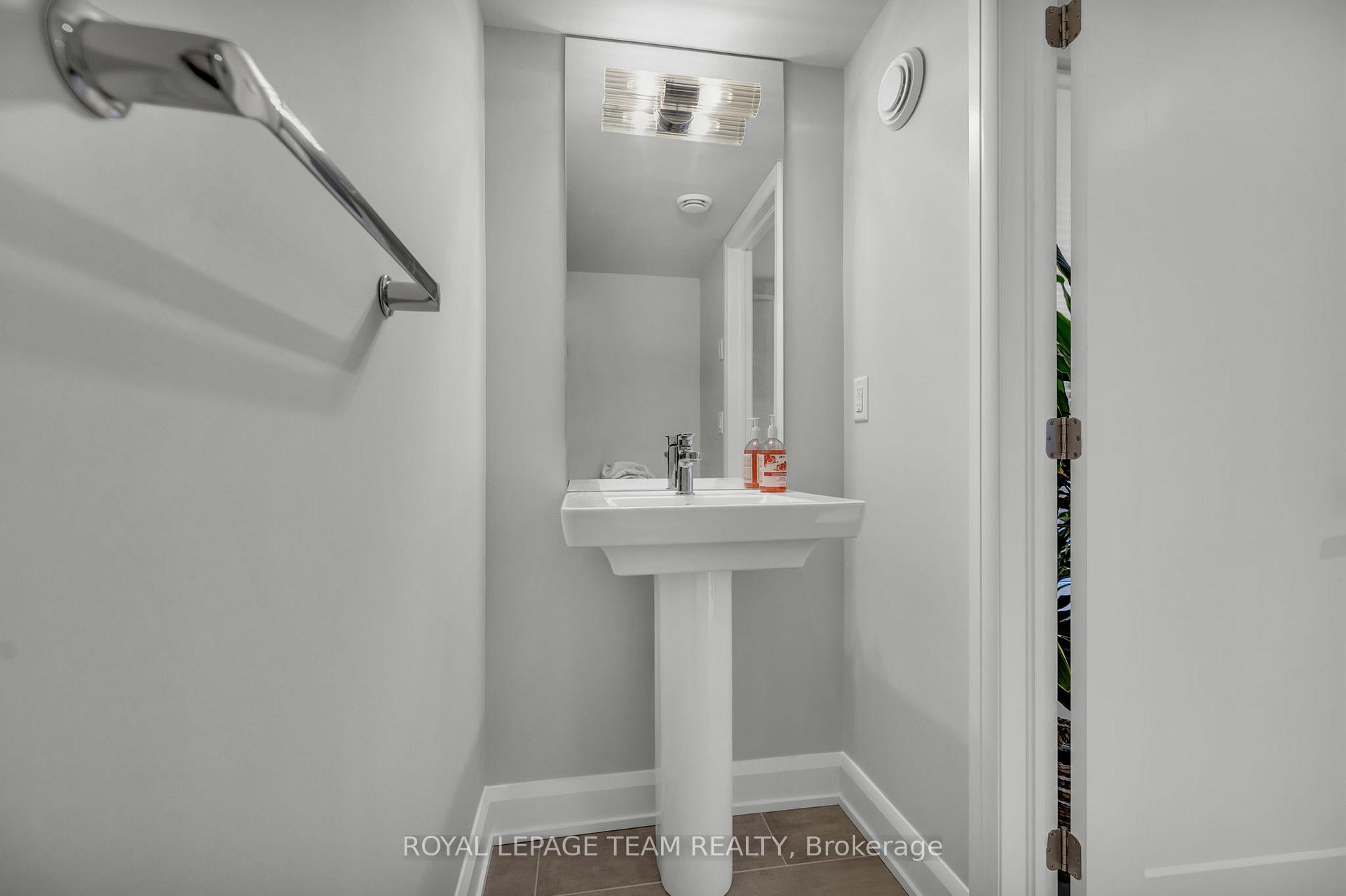 Photo 42 of 530 Edison Avenue, Ottawa, McKellar/Highland — HOMEH
