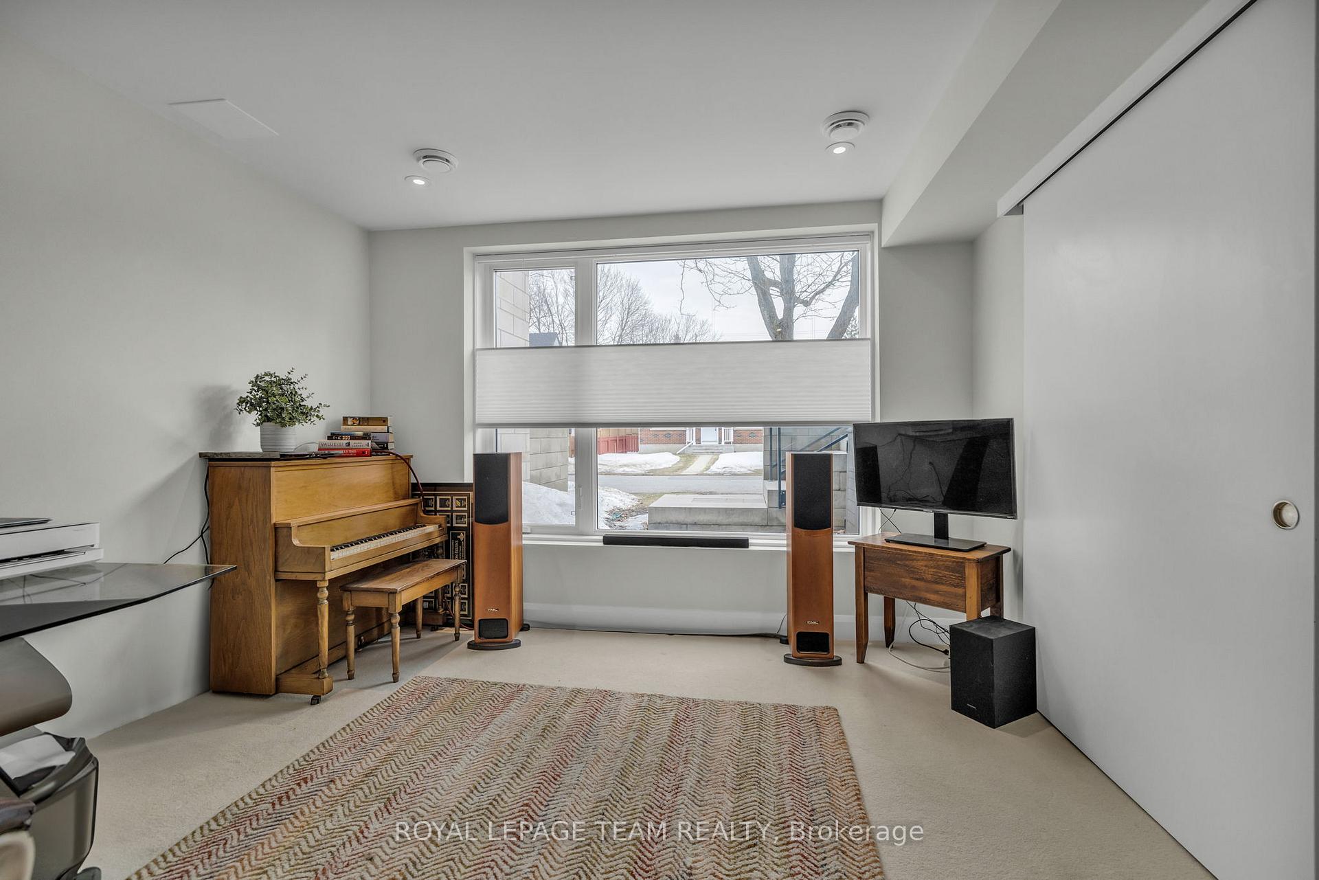Photo 40 of 530 Edison Avenue, Ottawa, McKellar/Highland — HOMEH