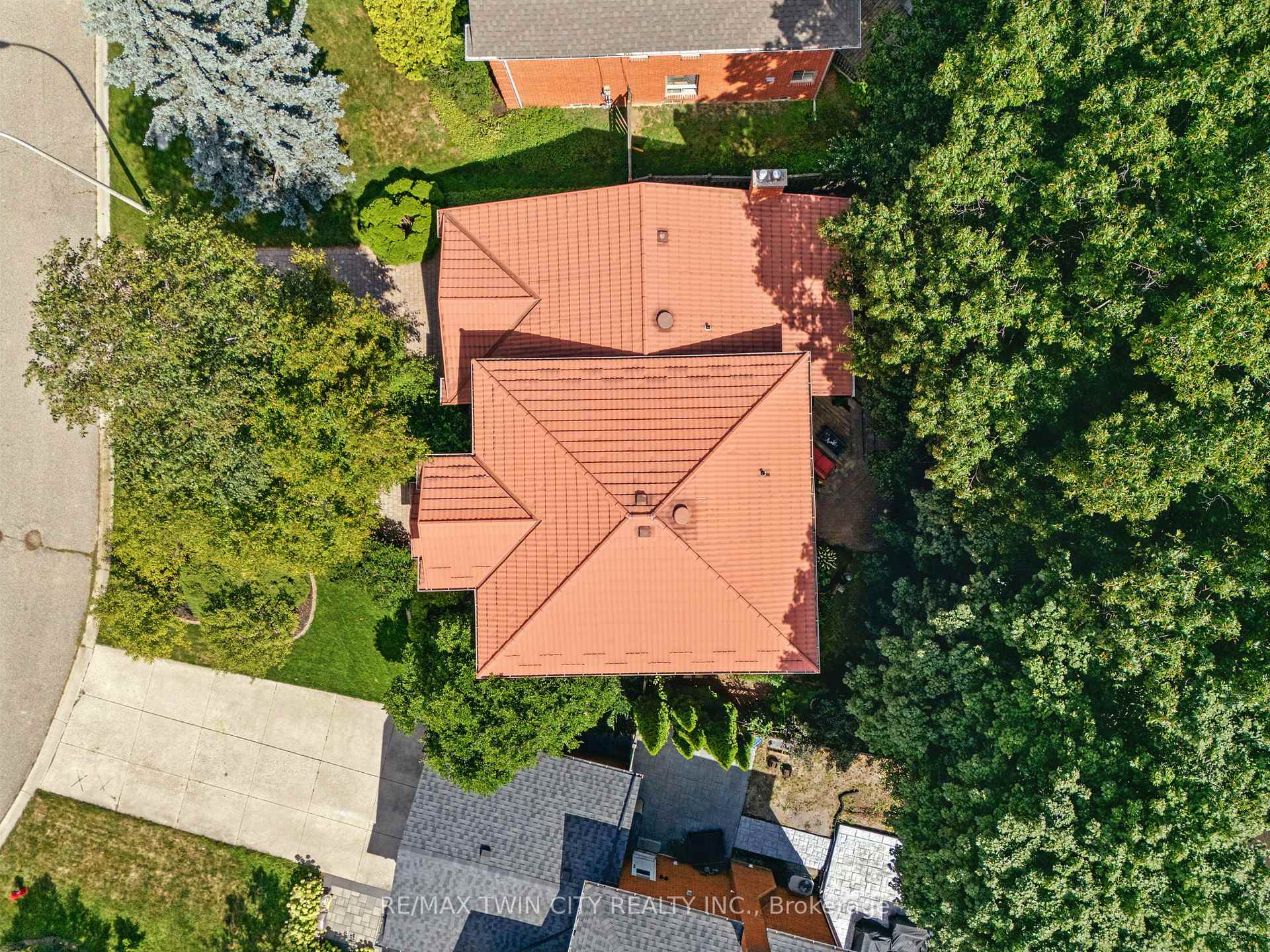 Photo 2 of 91 Abbey Close, Hamilton, Ancaster — HOMEH