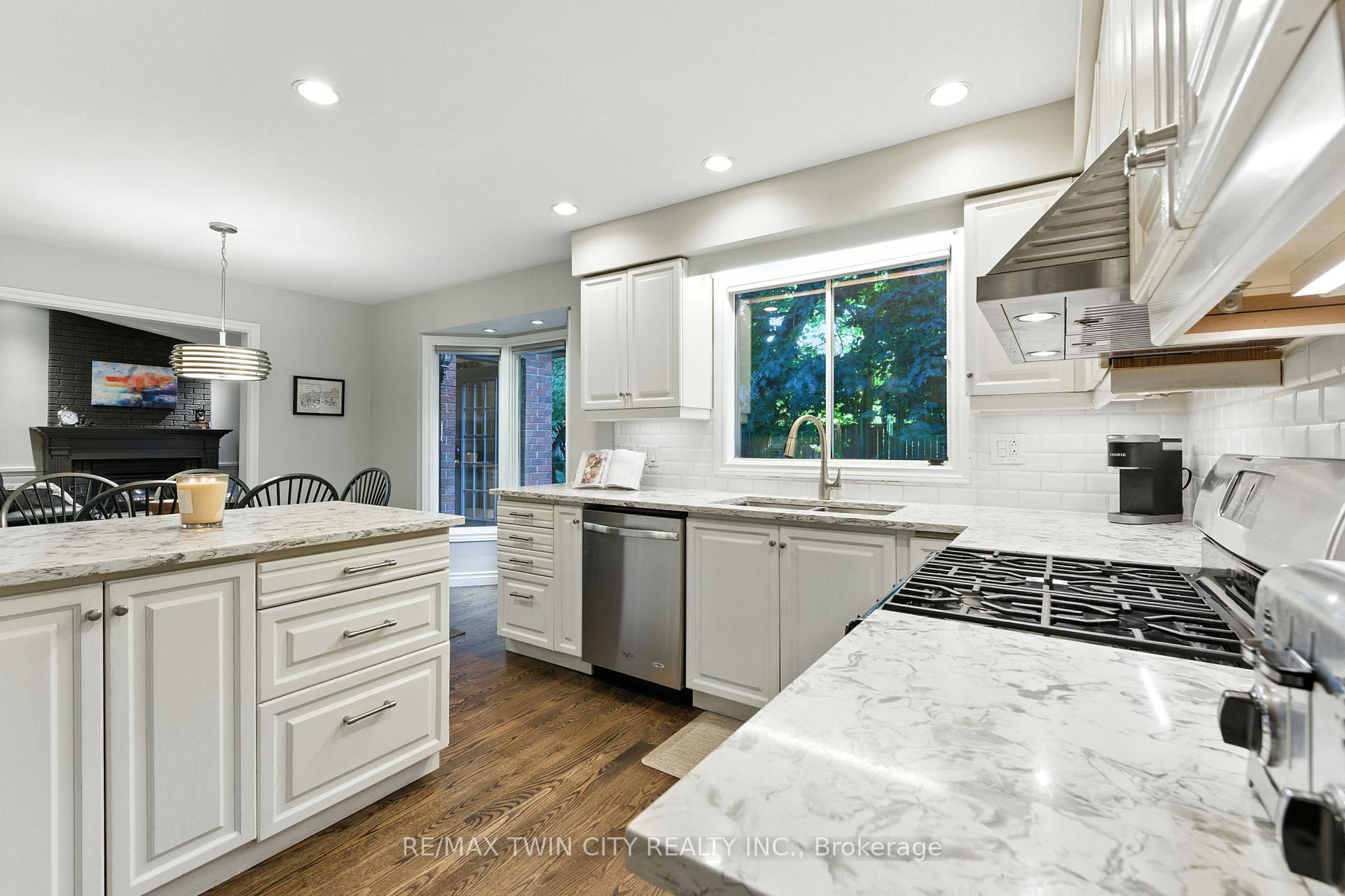 Photo 13 of 91 Abbey Close, Hamilton, Ancaster — HOMEH