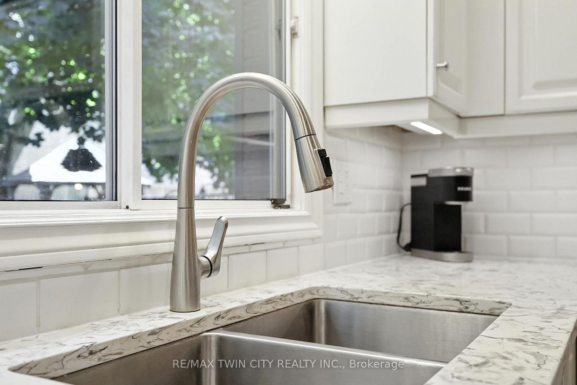 Photo 17 of 91 Abbey Close, Hamilton, Ancaster — HOMEH