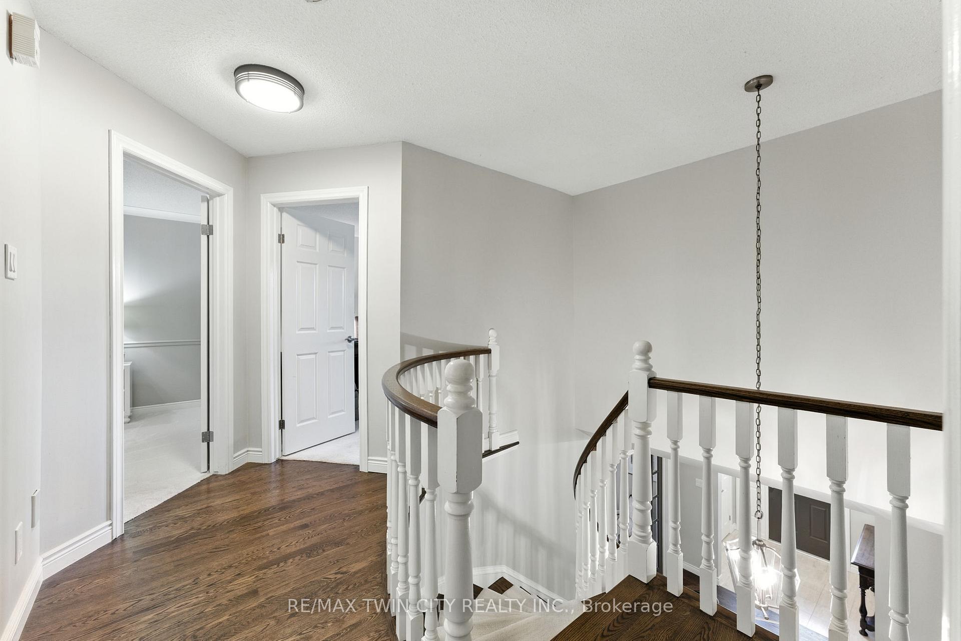Photo 28 of 91 Abbey Close, Hamilton, Ancaster — HOMEH