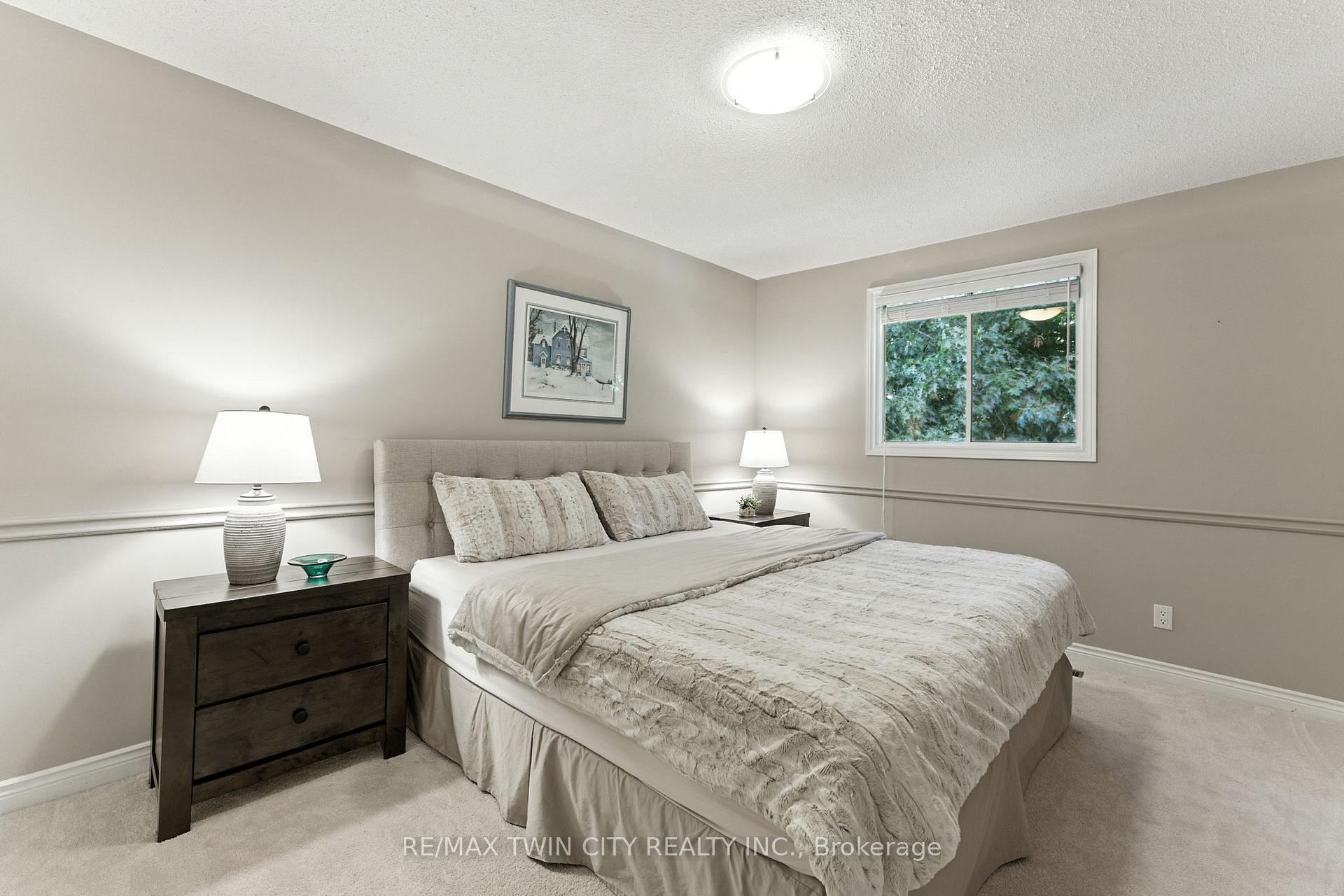 Photo 29 of 91 Abbey Close, Hamilton, Ancaster — HOMEH