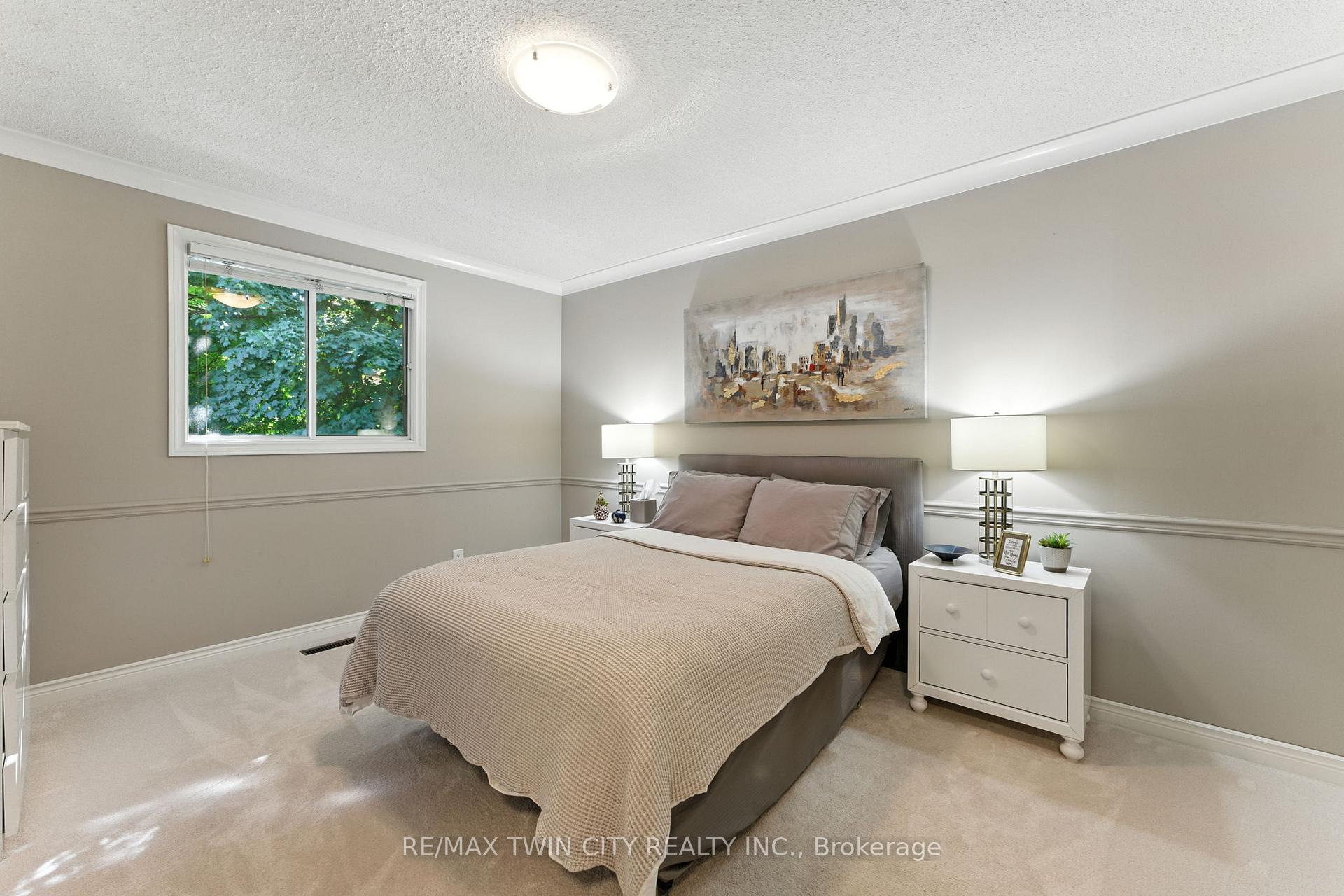 Photo 32 of 91 Abbey Close, Hamilton, Ancaster — HOMEH
