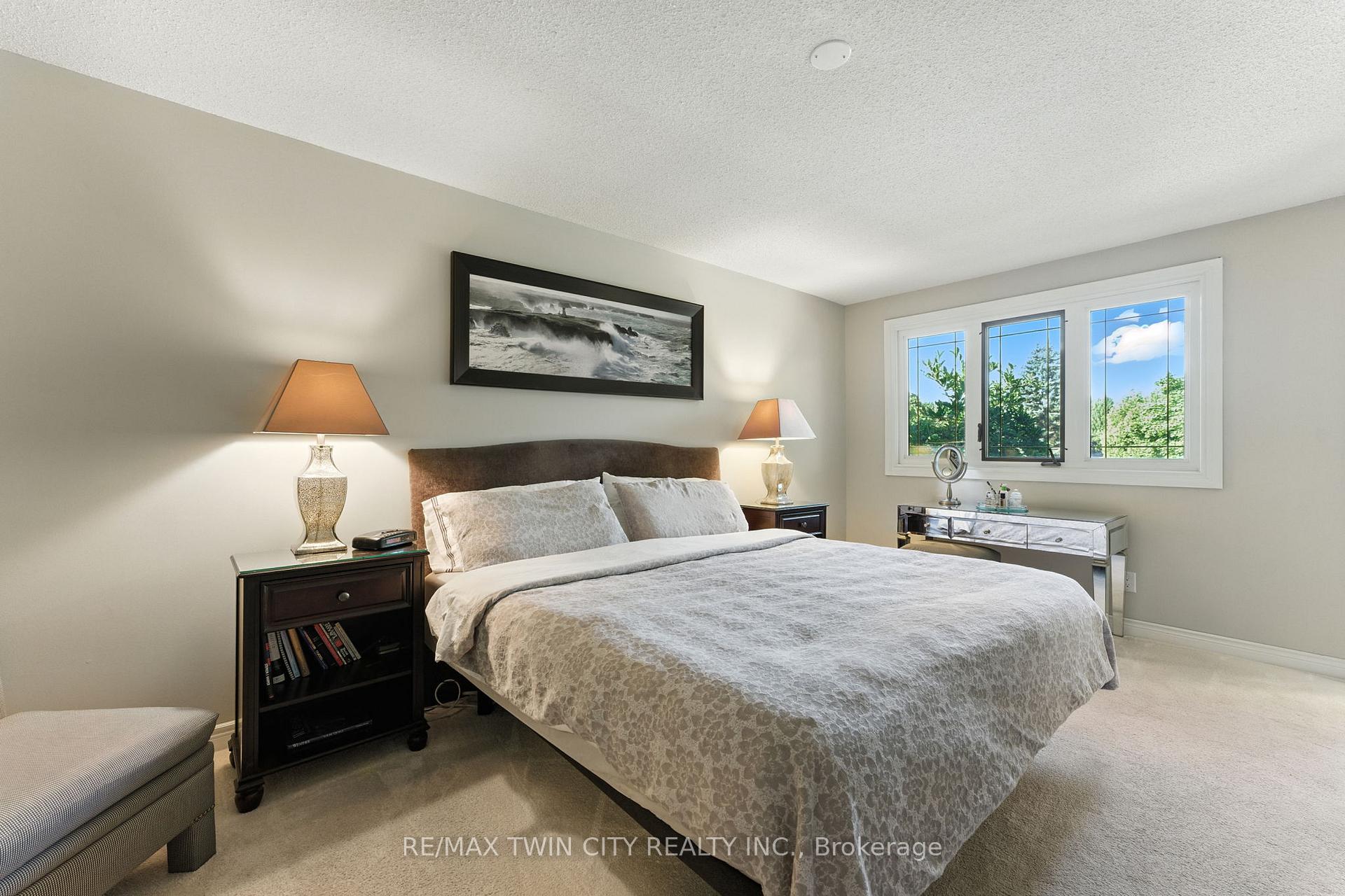 Photo 33 of 91 Abbey Close, Hamilton, Ancaster — HOMEH
