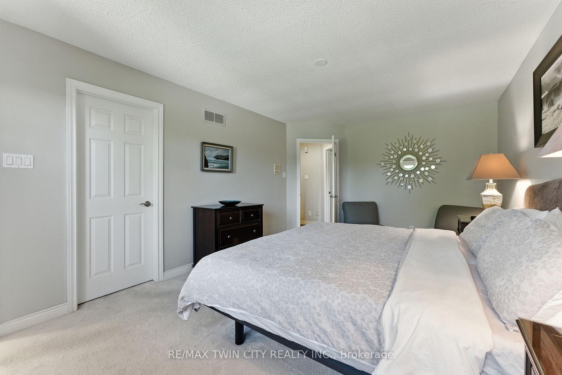 Photo 34 of 91 Abbey Close, Hamilton, Ancaster — HOMEH