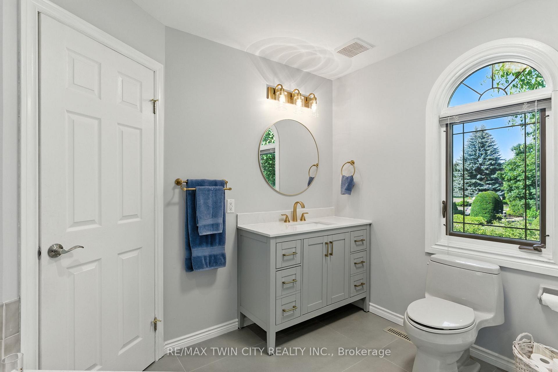 Photo 36 of 91 Abbey Close, Hamilton, Ancaster — HOMEH