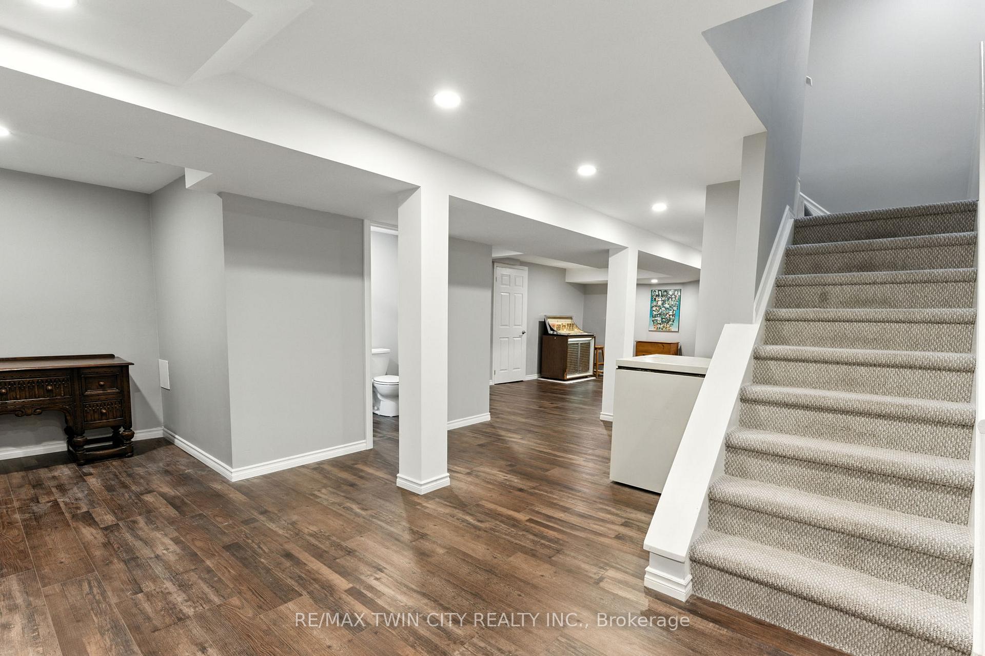 Photo 39 of 91 Abbey Close, Hamilton, Ancaster — HOMEH