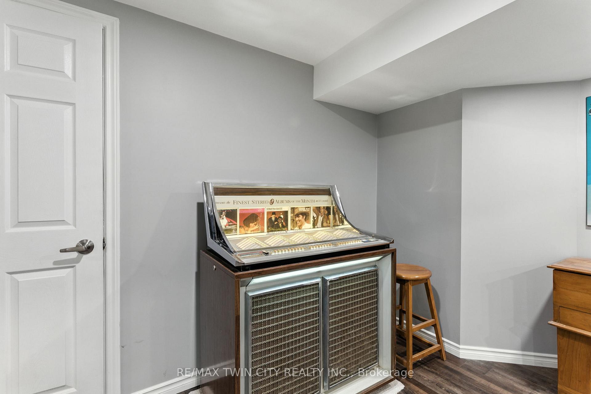 Photo 40 of 91 Abbey Close, Hamilton, Ancaster — HOMEH