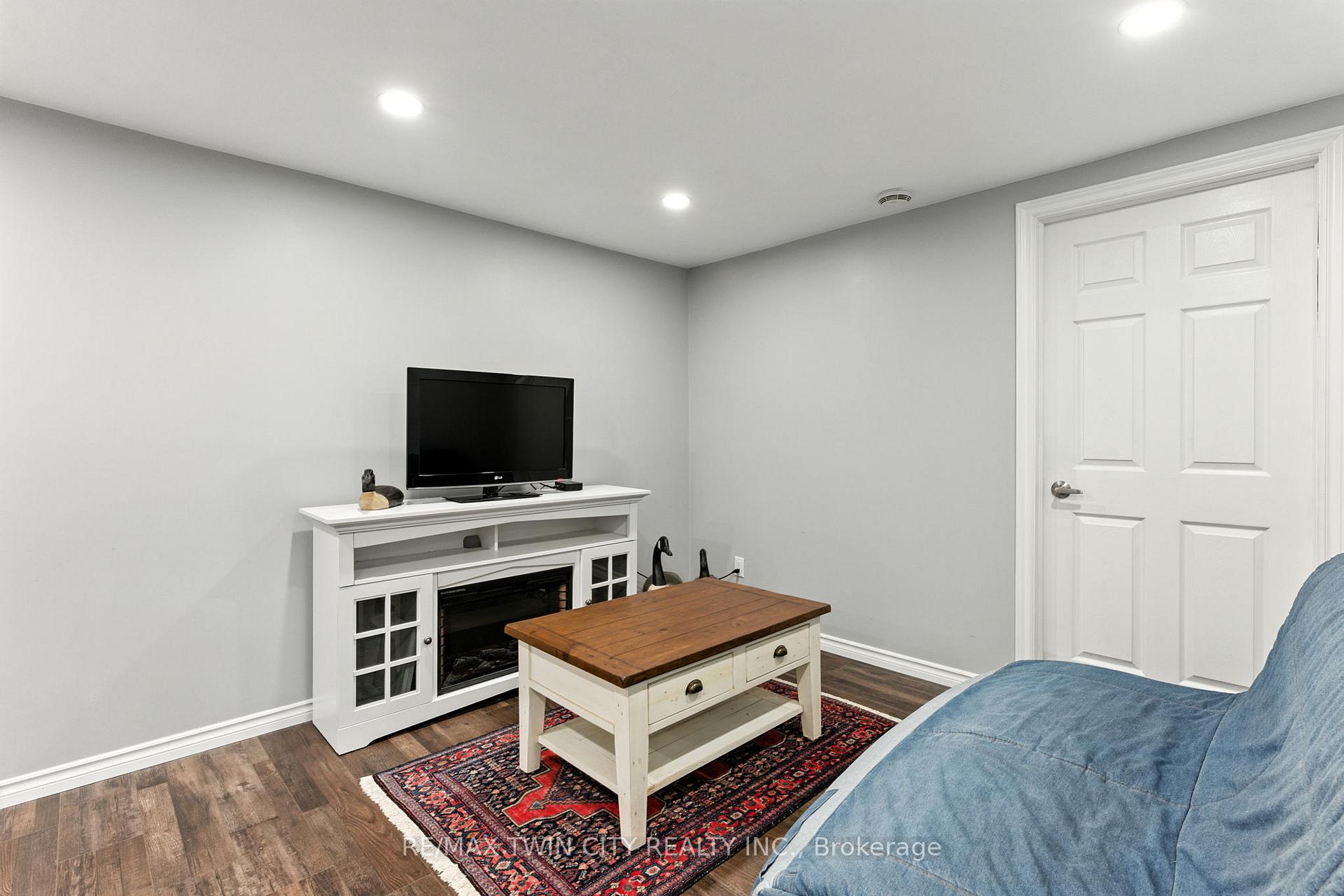 Photo 41 of 91 Abbey Close, Hamilton, Ancaster — HOMEH
