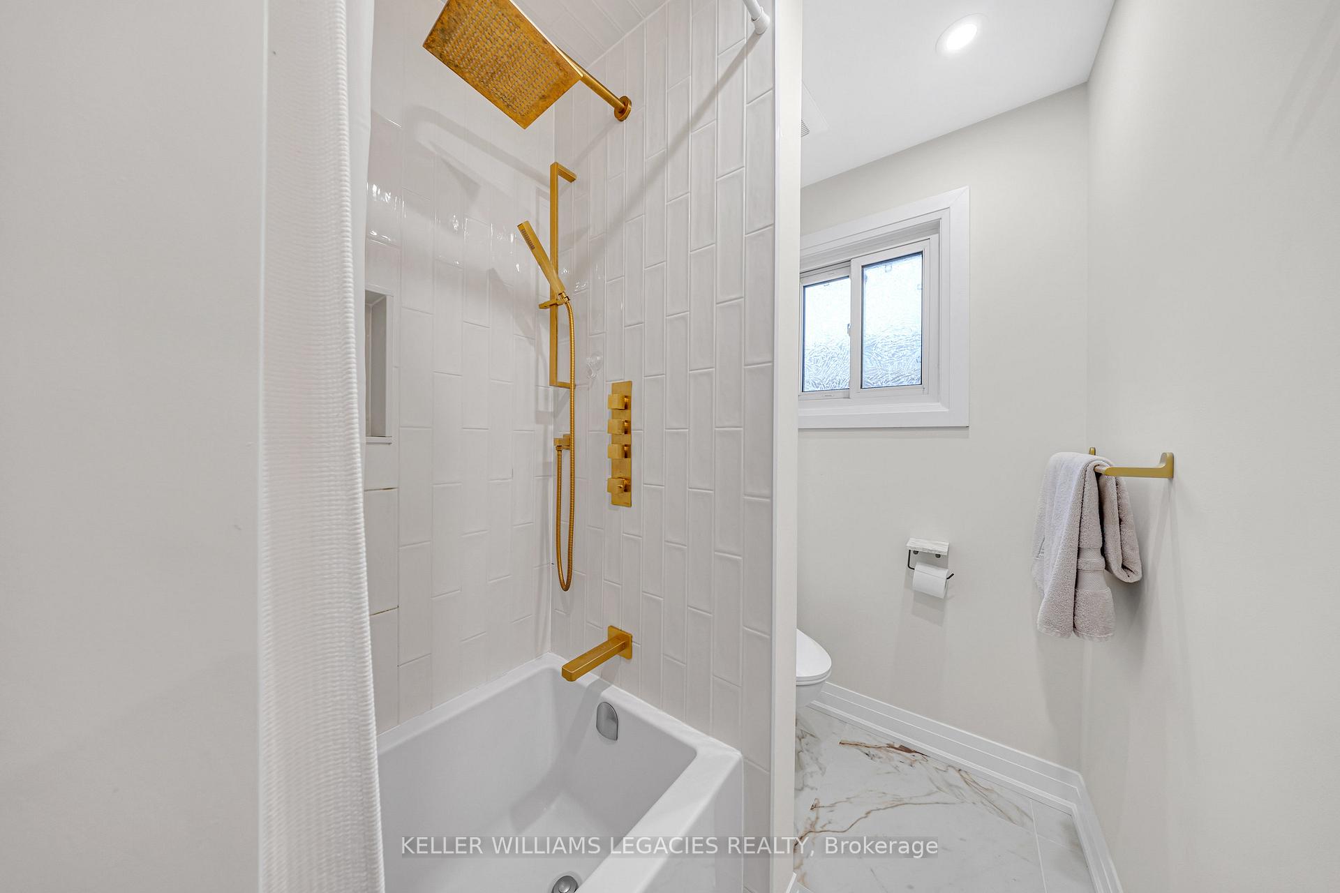 Photo 29 of 170 Wade Gate, Vaughan, Brownridge — HOMEH
