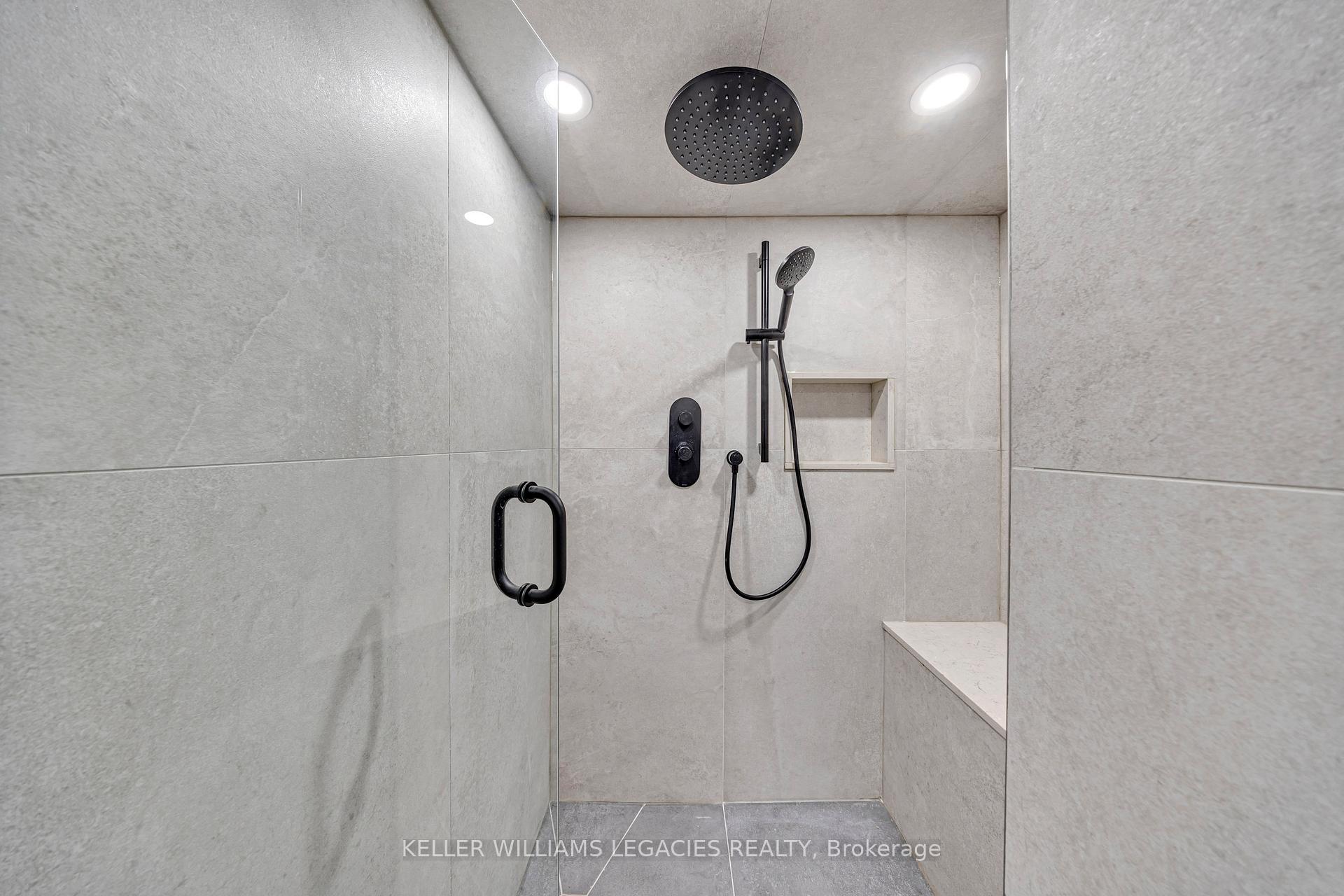 Photo 36 of 170 Wade Gate, Vaughan, Brownridge — HOMEH