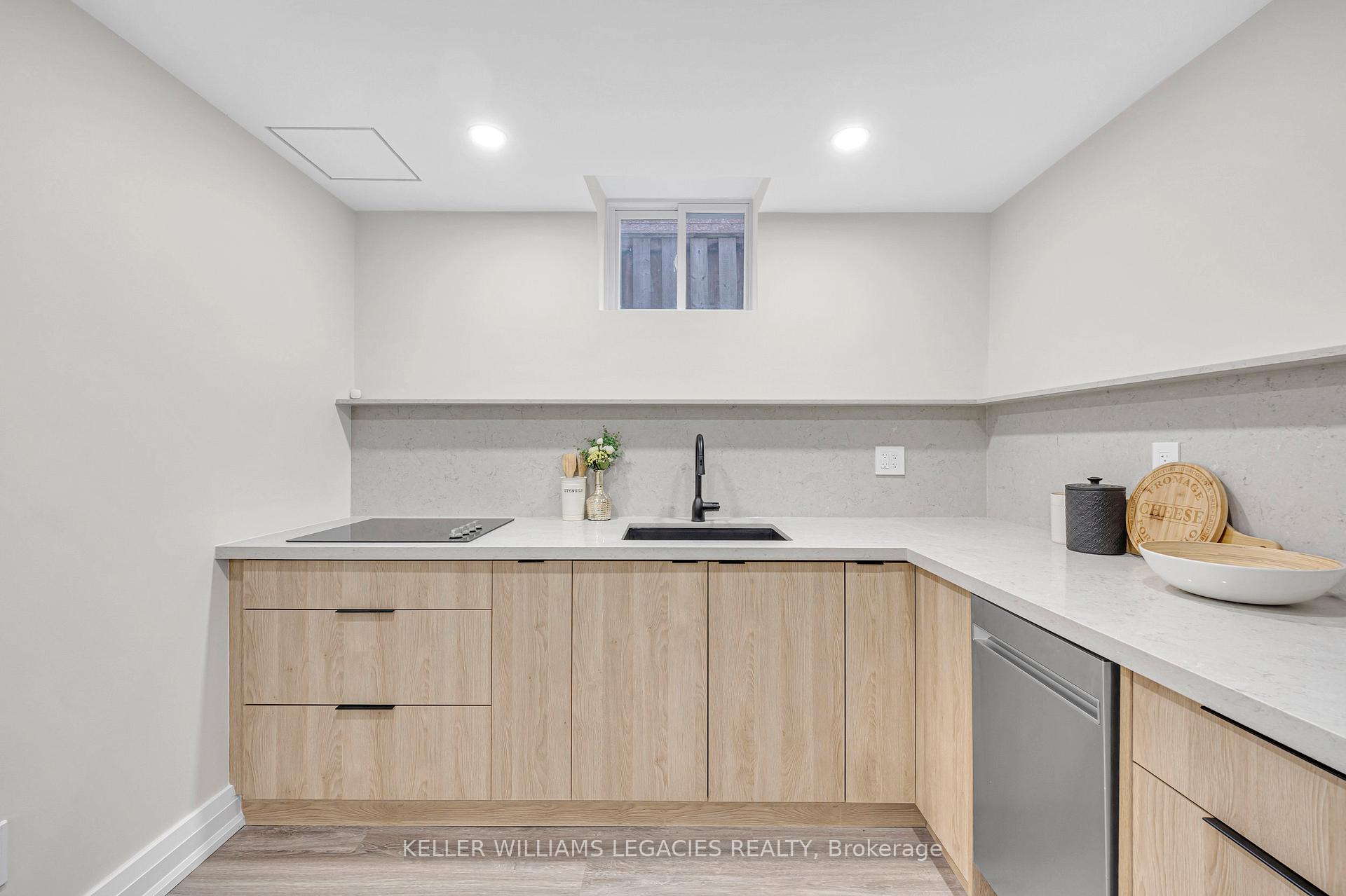 Photo 40 of 170 Wade Gate, Vaughan, Brownridge — HOMEH