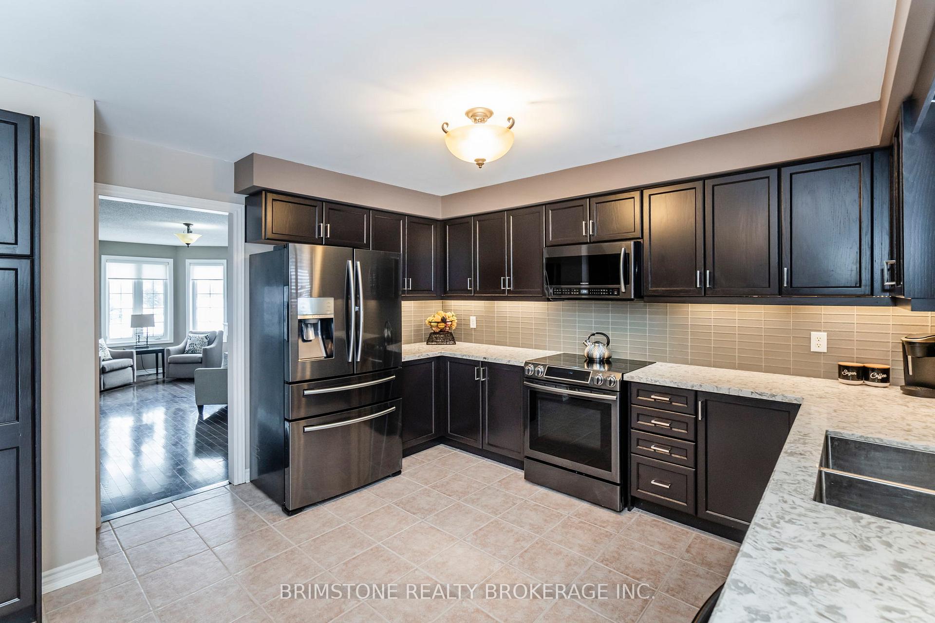Photo 6 of 90 Kraus Road, Barrie, Edgehill Drive — HOMEH