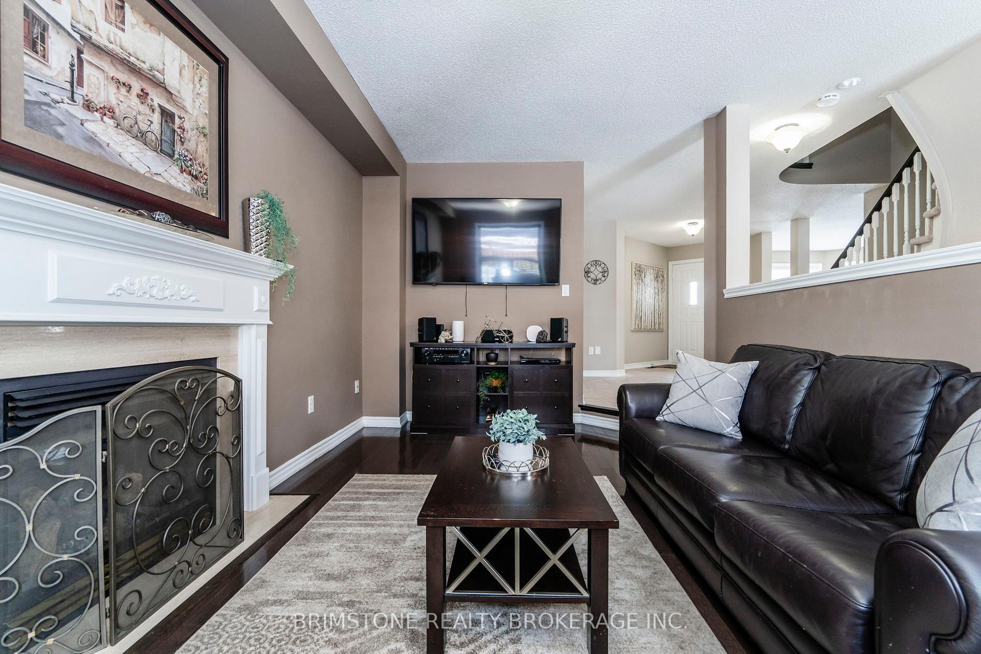 Photo 8 of 90 Kraus Road, Barrie, Edgehill Drive — HOMEH