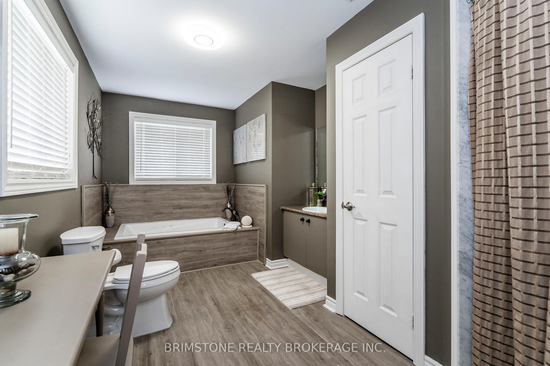 Photo 15 of 90 Kraus Road, Barrie, Edgehill Drive — HOMEH