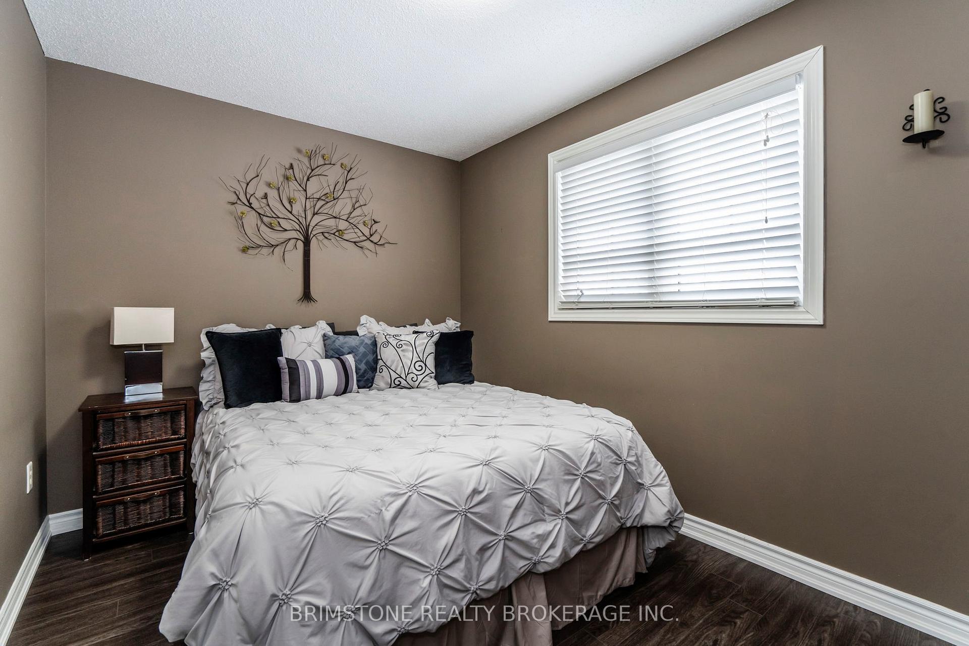 Photo 17 of 90 Kraus Road, Barrie, Edgehill Drive — HOMEH