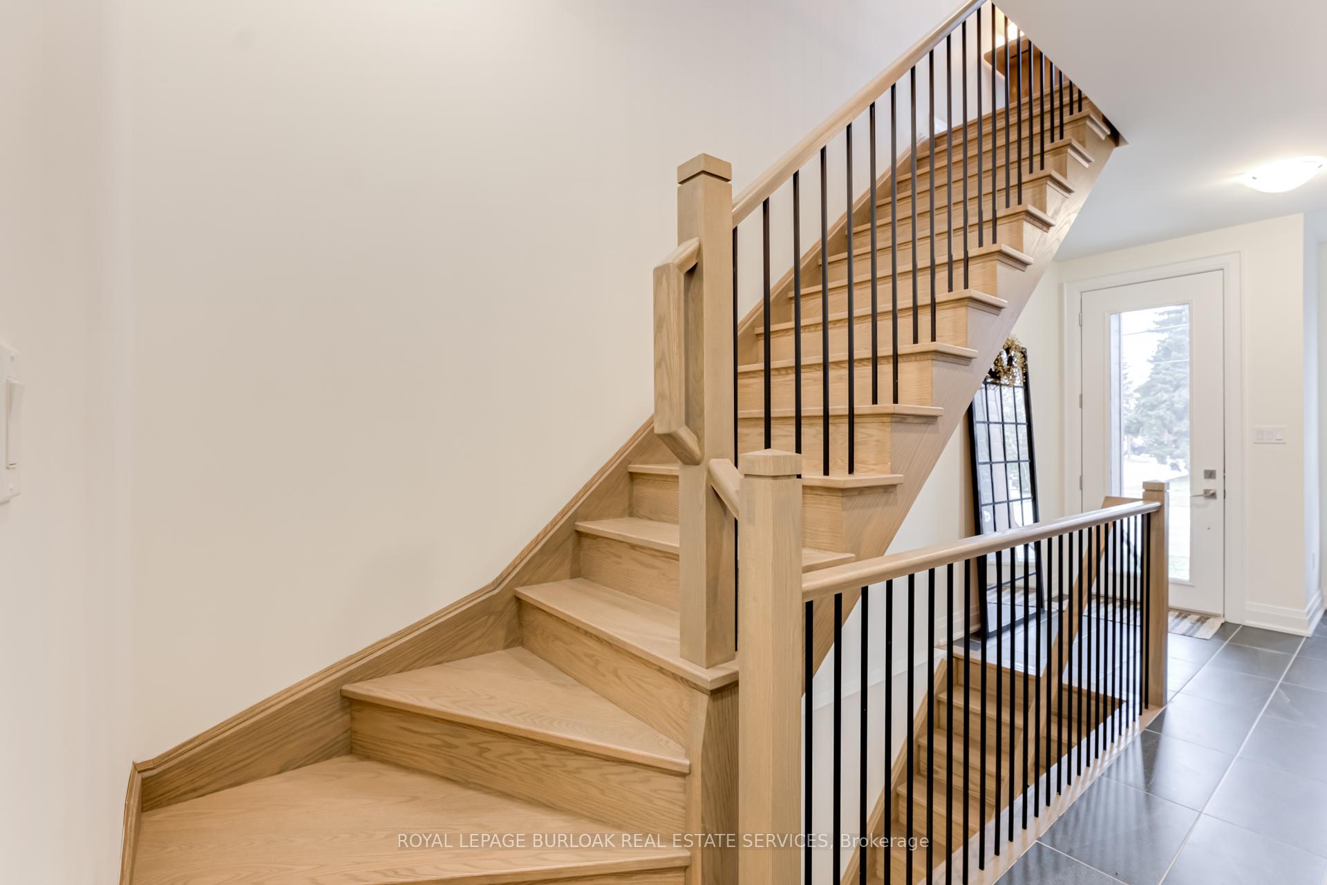 Photo 8 of 3226 Ellyn Common, Burlington, Roseland — HOMEH