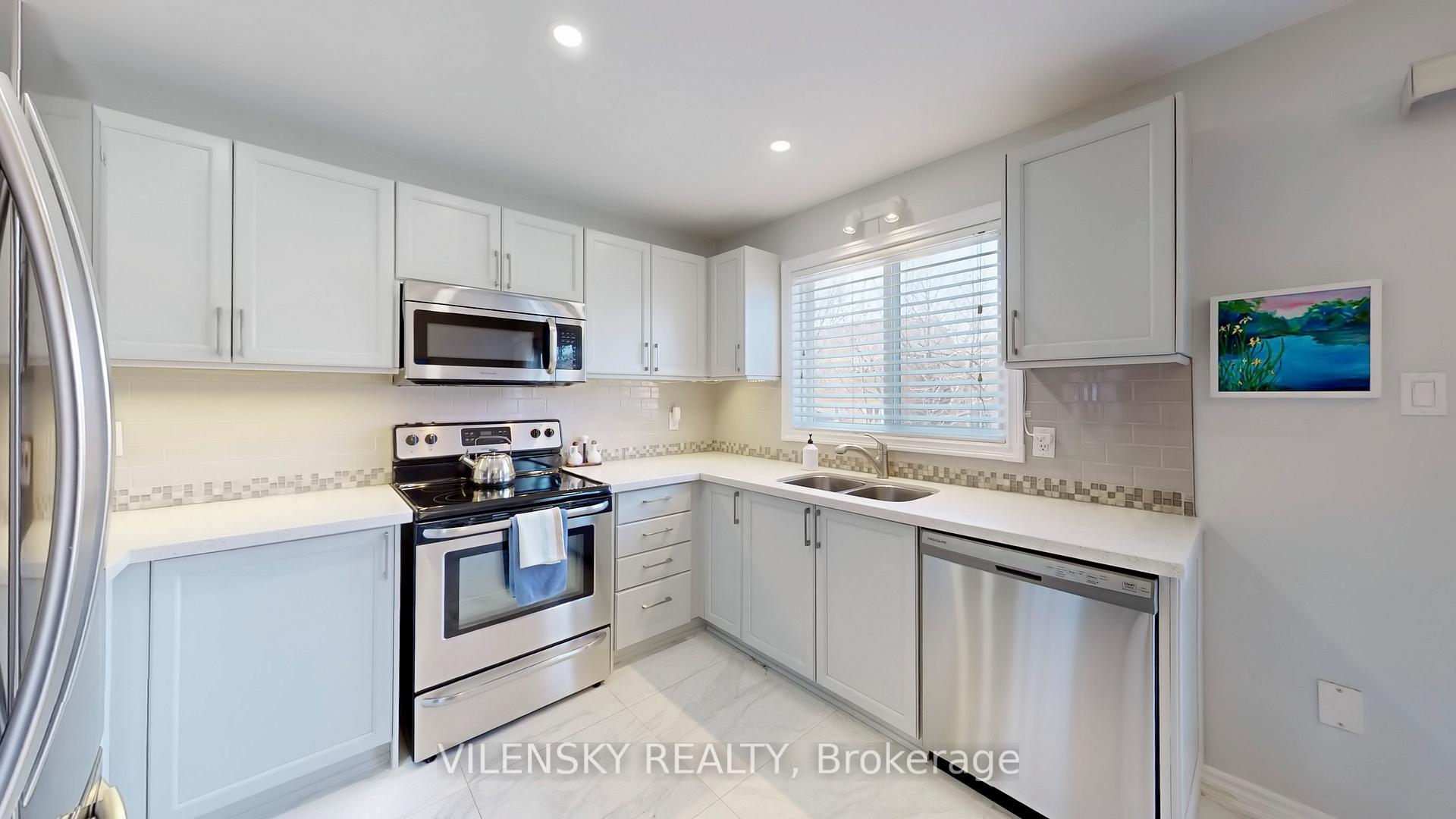 Photo 8 of 101 Foxfield Crescent, Vaughan, Patterson — HOMEH