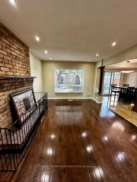 Photo 10 of 42 Neville Crescent, Brampton, Westgate — HOMEH