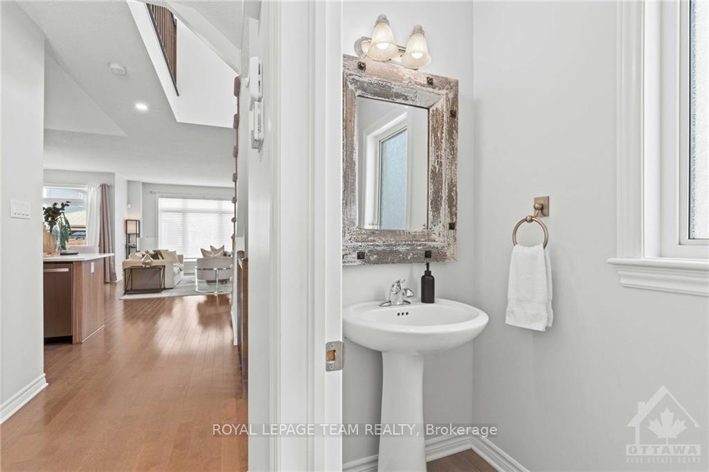 Photo 4 of 506 Egret Way, Ottawa, Barrhaven - Half Moon Bay — HOMEH