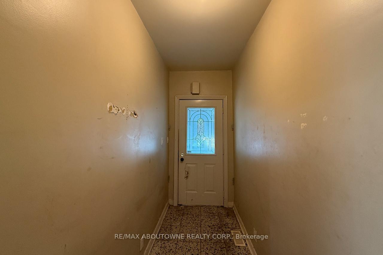 Photo 3 of 214 Burlington Street E, Hamilton, North End — HOMEH