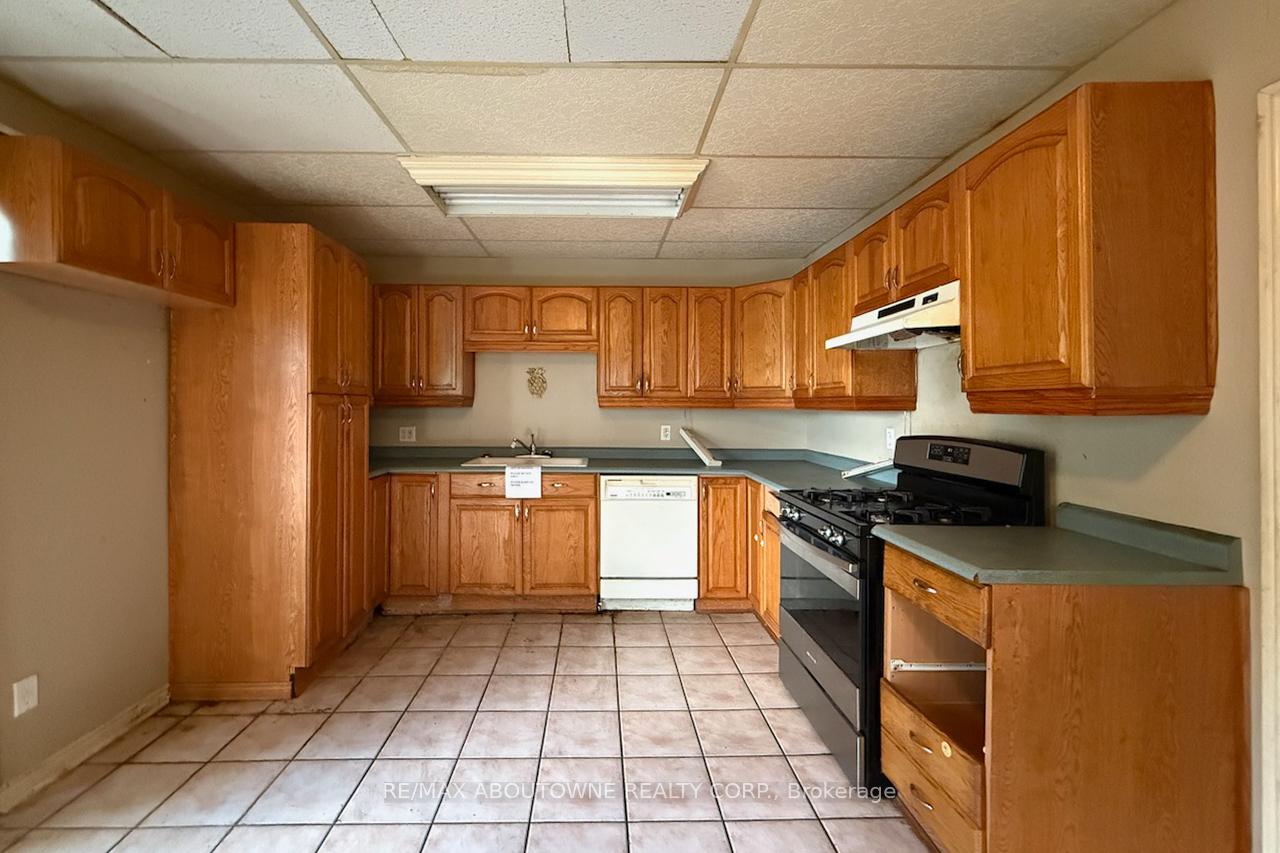 Photo 7 of 214 Burlington Street E, Hamilton, North End — HOMEH