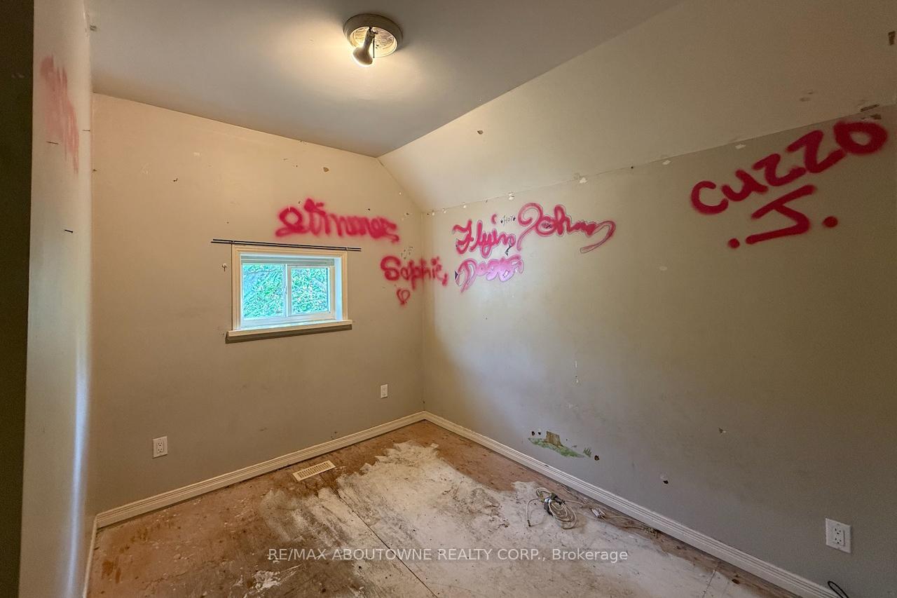 Photo 14 of 214 Burlington Street E, Hamilton, North End — HOMEH