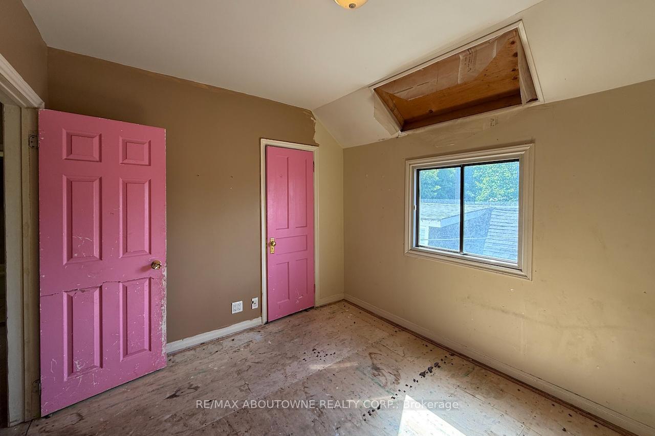 Photo 15 of 214 Burlington Street E, Hamilton, North End — HOMEH