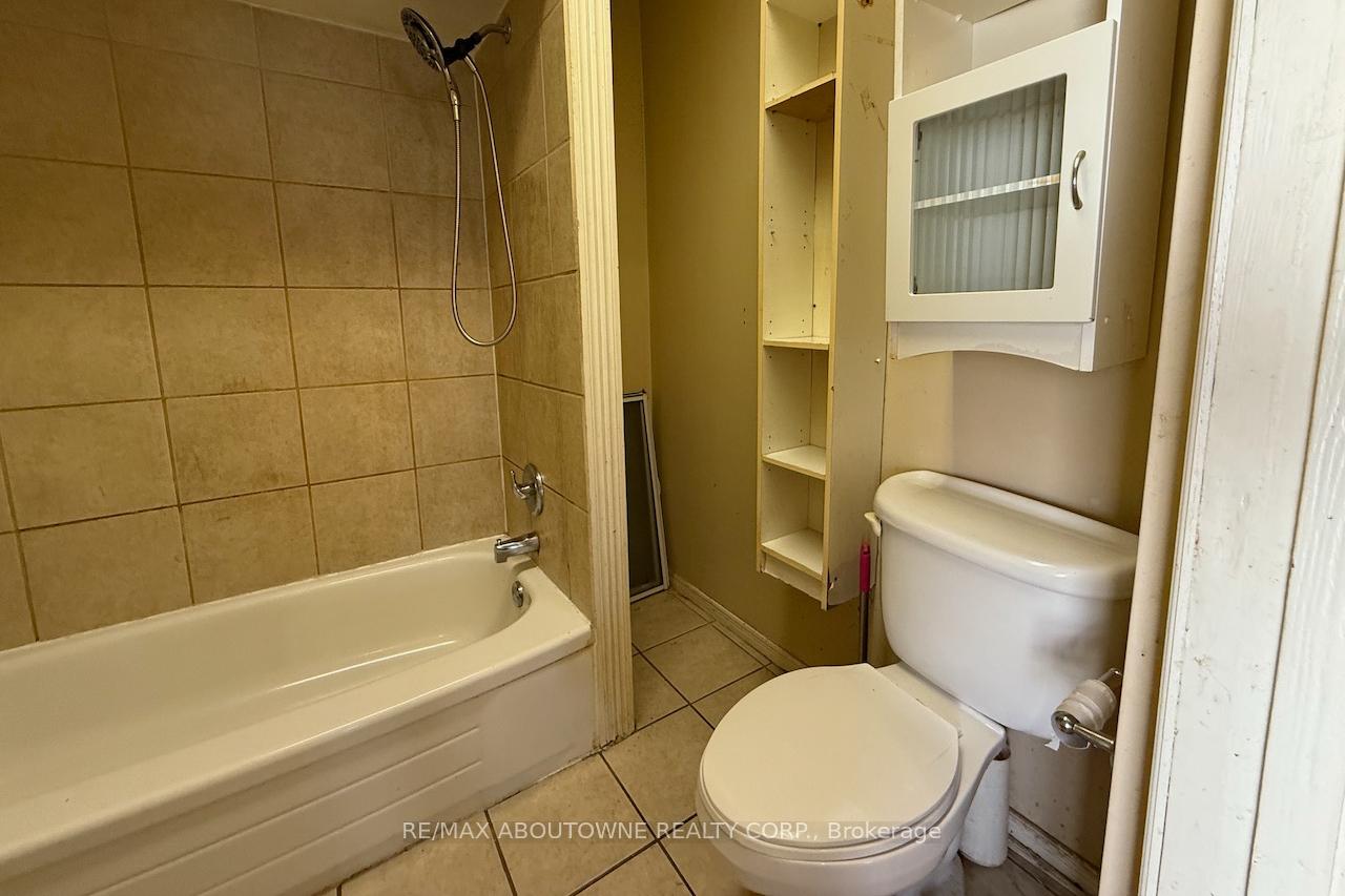 Photo 18 of 214 Burlington Street E, Hamilton, North End — HOMEH