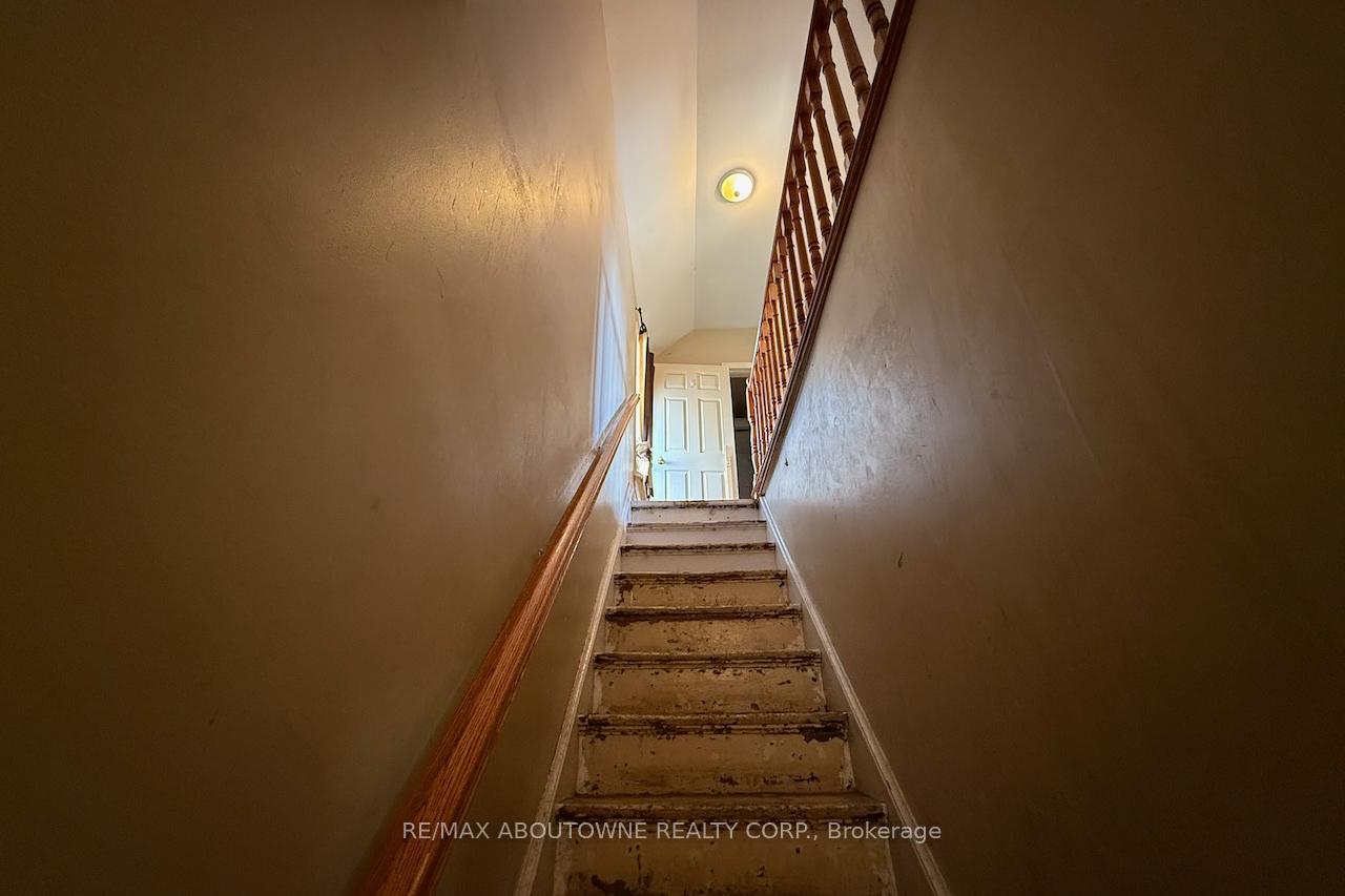 Photo 21 of 214 Burlington Street E, Hamilton, North End — HOMEH