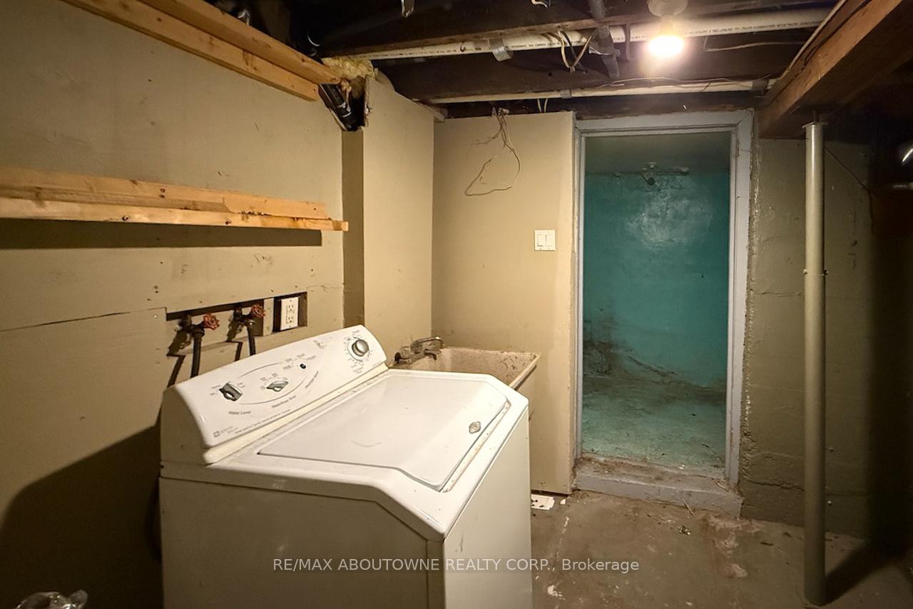 Photo 24 of 214 Burlington Street E, Hamilton, North End — HOMEH