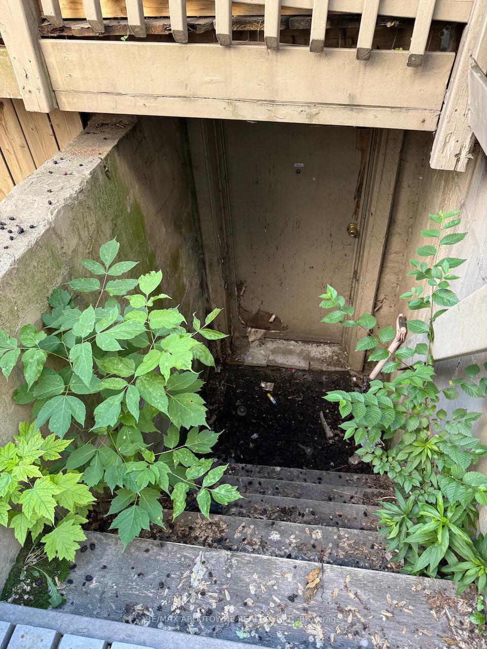 Photo 30 of 214 Burlington Street E, Hamilton, North End — HOMEH